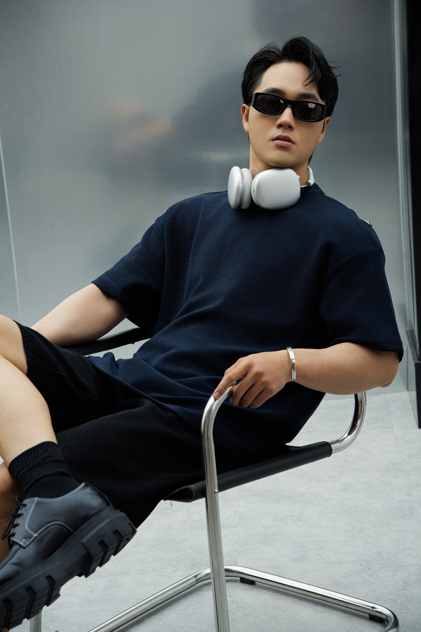AG44 STUDIO LOOSE FIT DETAIL LOGO LEATHER T-SHIRT - COBAN BLUE