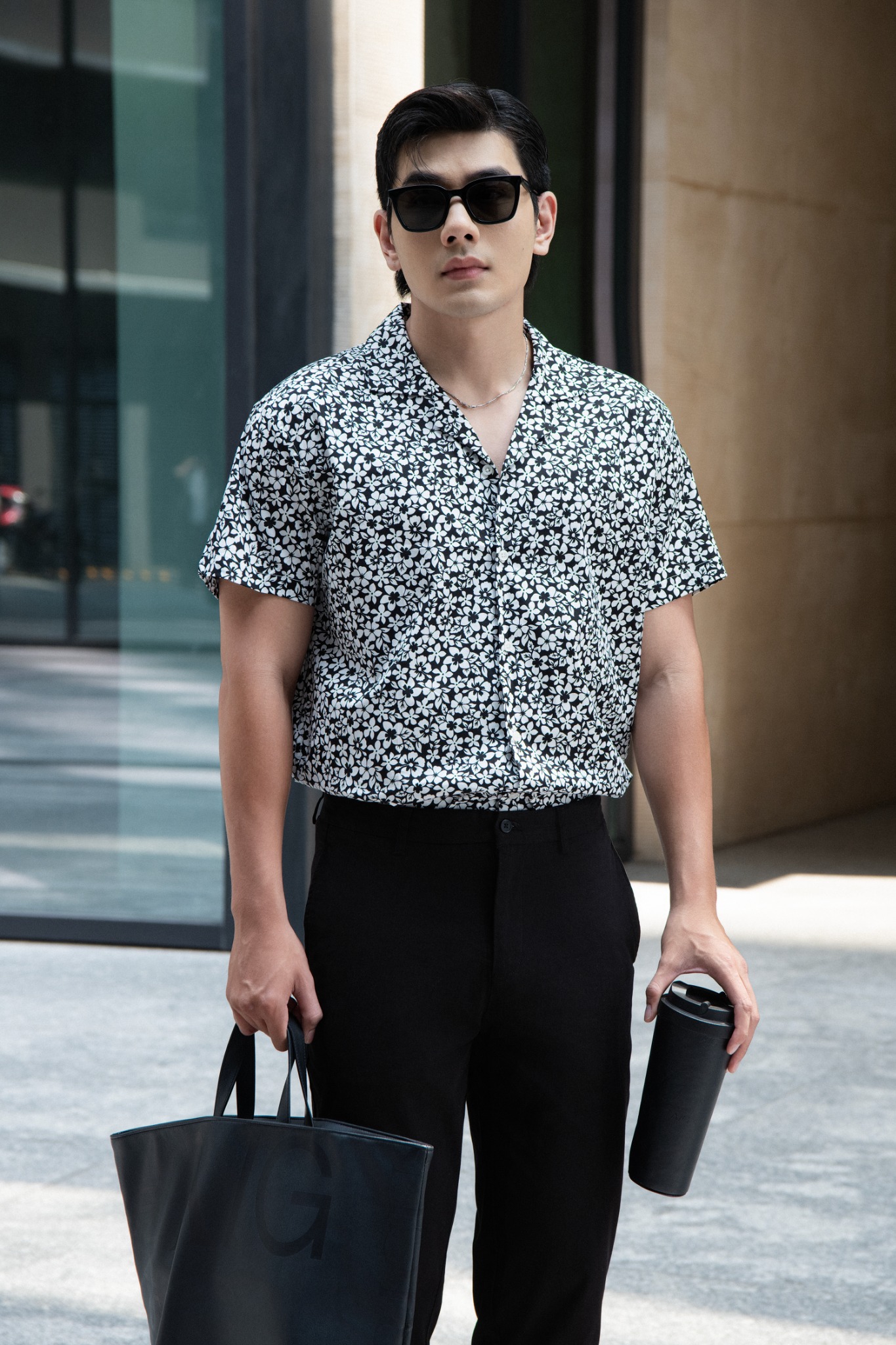 AG525 STUDIO LOOSE FIT NEW DESIGN FLOWER CUBAN SHIRT - BLACK