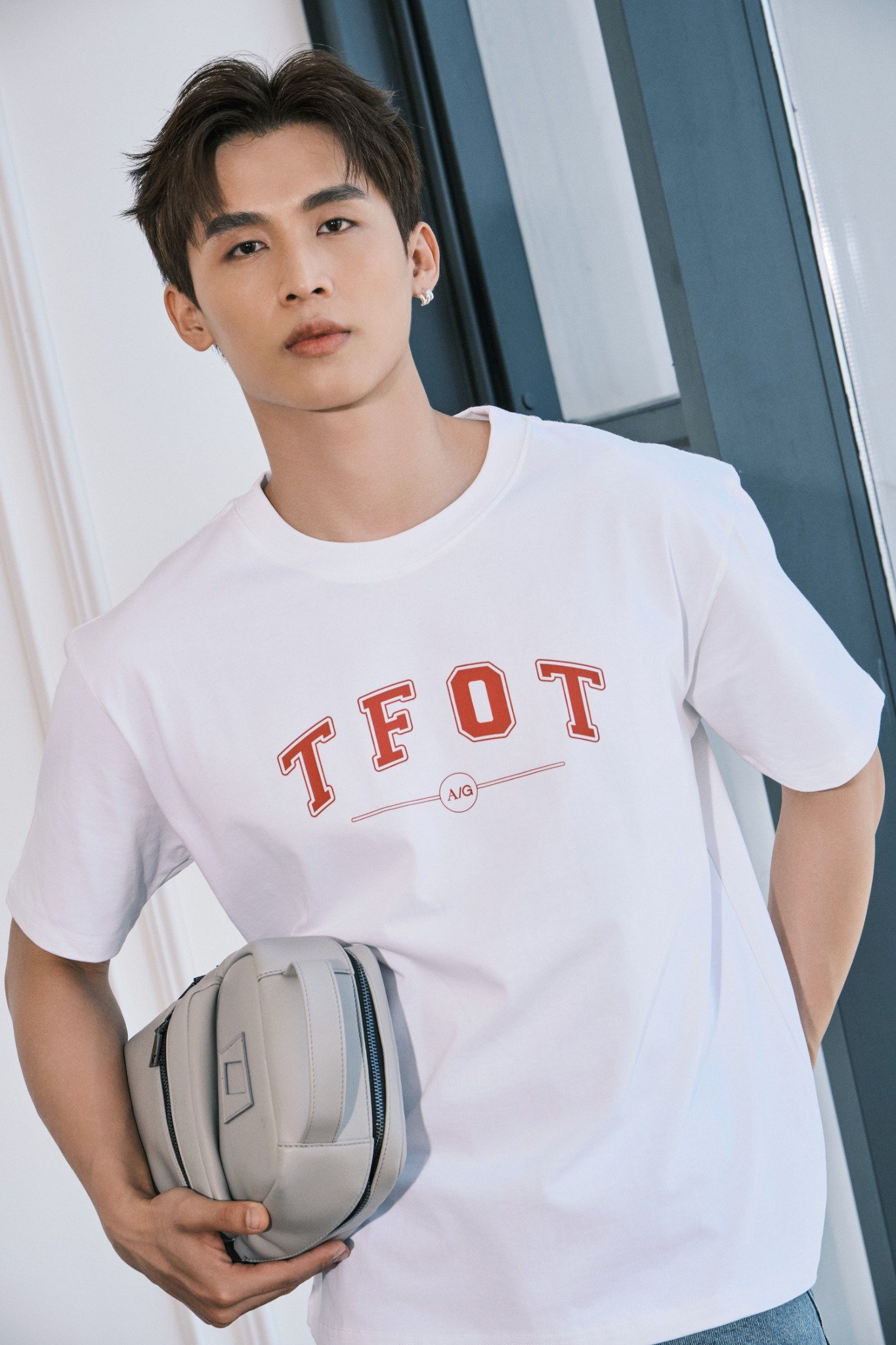AG06 STUDIO LOOSE FIT PRINTED "TFOT" T-SHIRT - WHITE