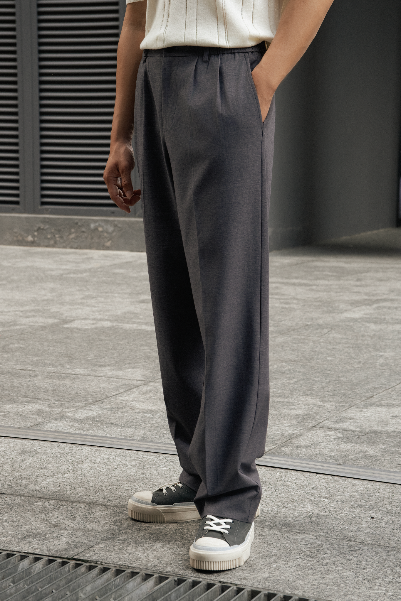 AG11 STUDIO LOOSE FIT RELAX TROUSERS - LIGHT GREY