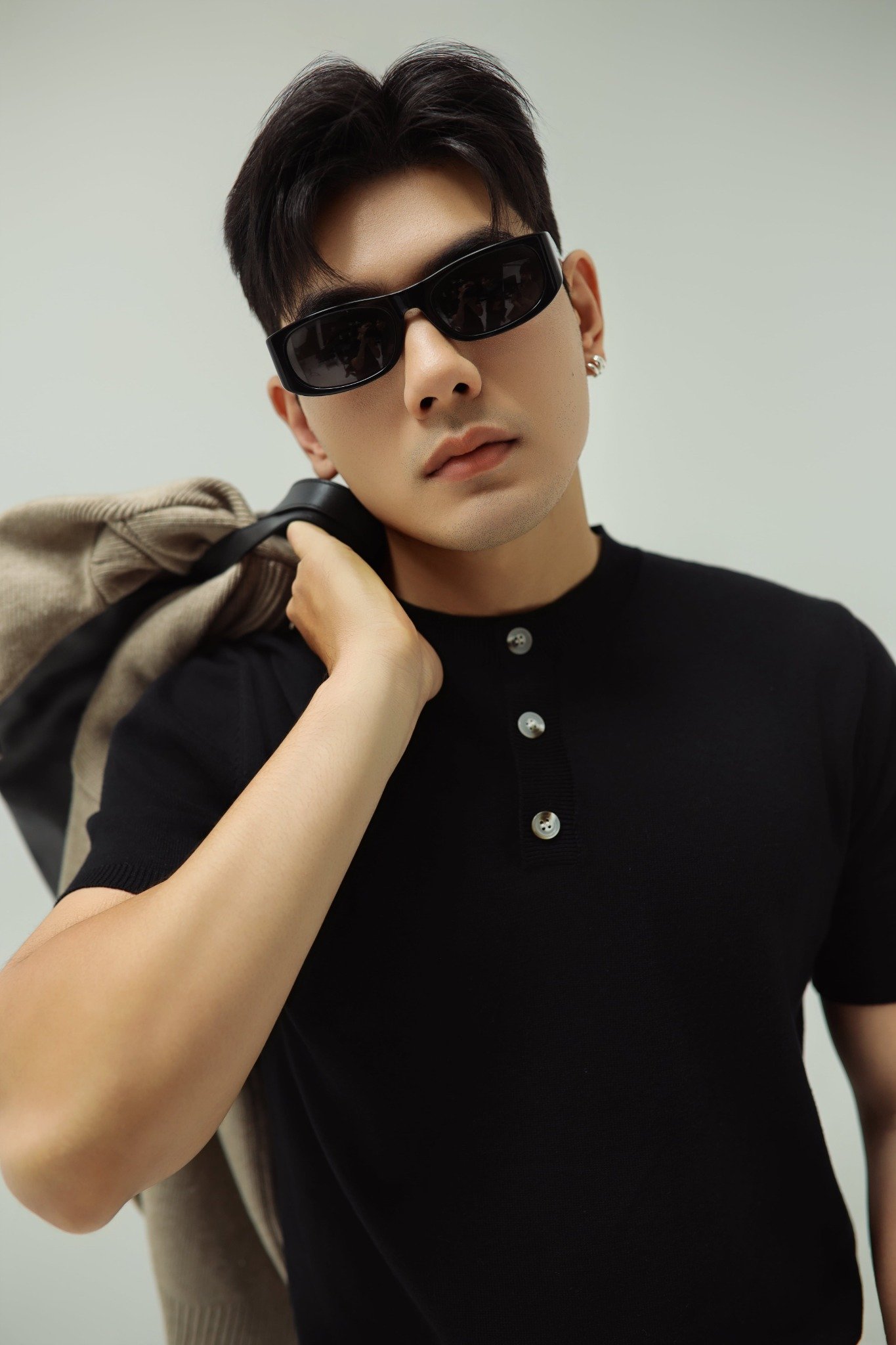 AG607 PREMIUM REGULAR FIT KNIT T-SHIRT - BLACK