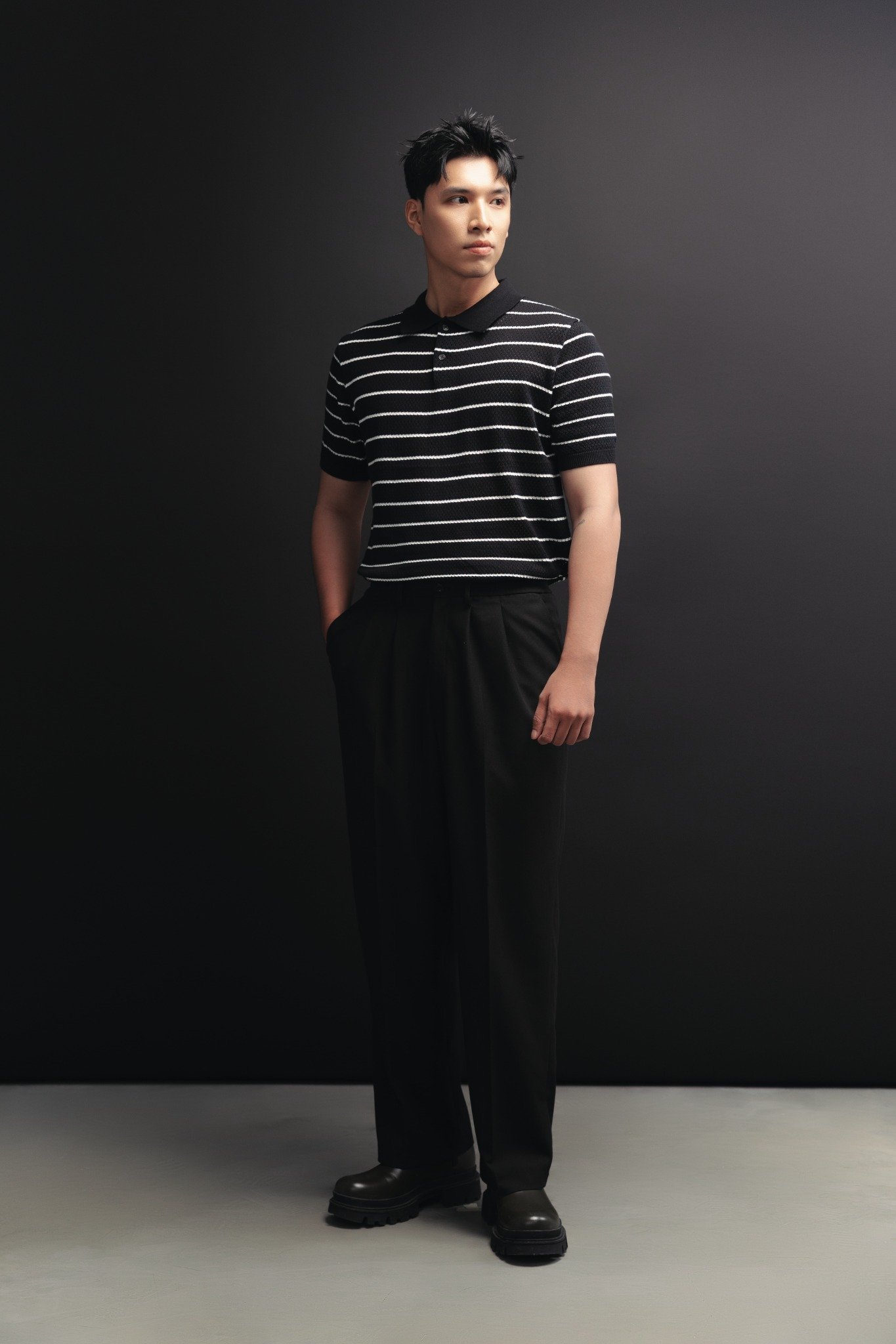 AG735 PREMIUM REGULAR FIT STRIPED KNIT POLO - BLACK