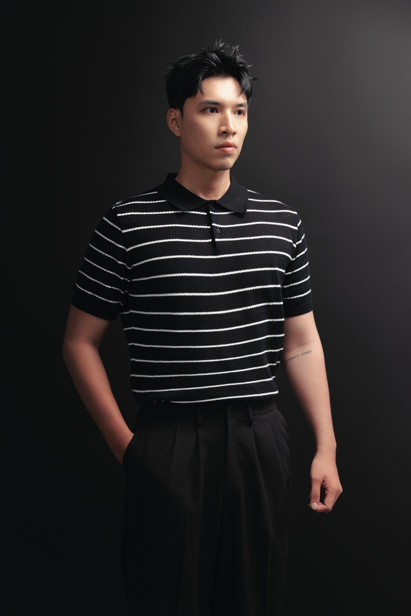 AG735 PREMIUM REGULAR FIT STRIPED KNIT POLO - BLACK