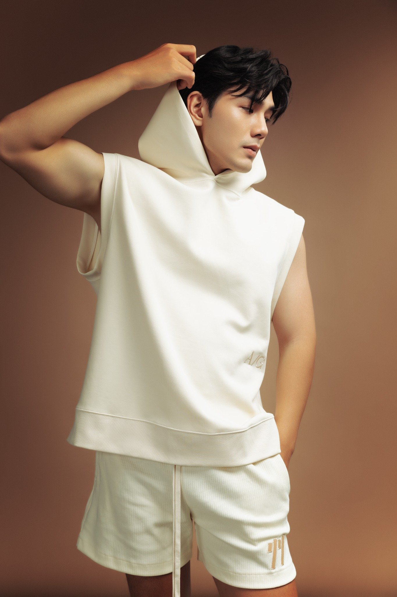 AG734 STUDIO LOOSE FIT CLOSE FITTING HOODIE - OFF WHITE
