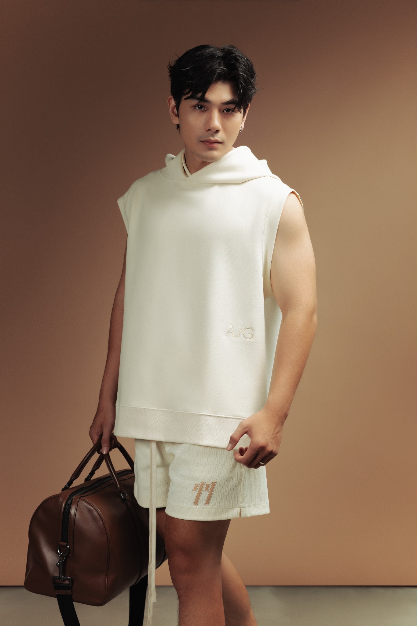 AG734 STUDIO LOOSE FIT CLOSE FITTING HOODIE - OFF WHITE