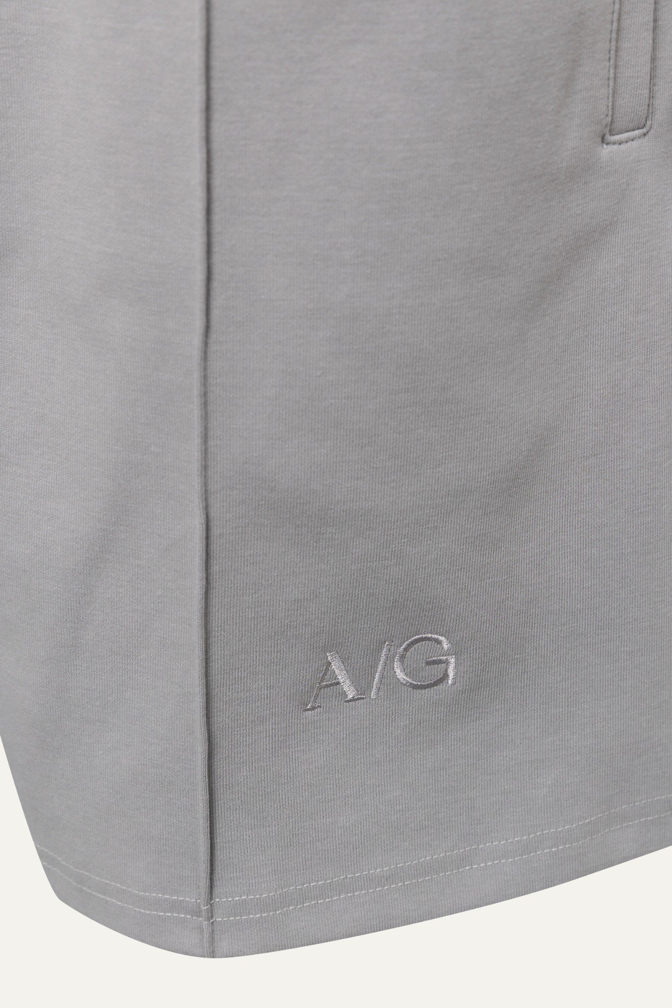 AG07 STUDIO LOOSE FIT BASIC SHORT - LIGHT GREY