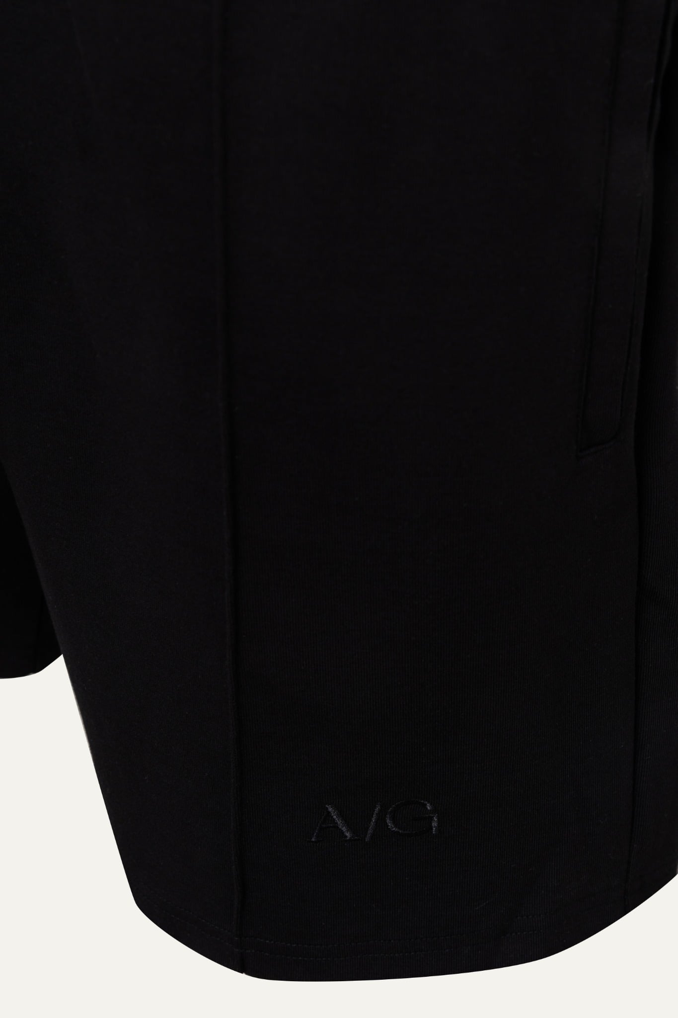 AG07 STUDIO LOOSE FIT BASIC SHORT - BLACK