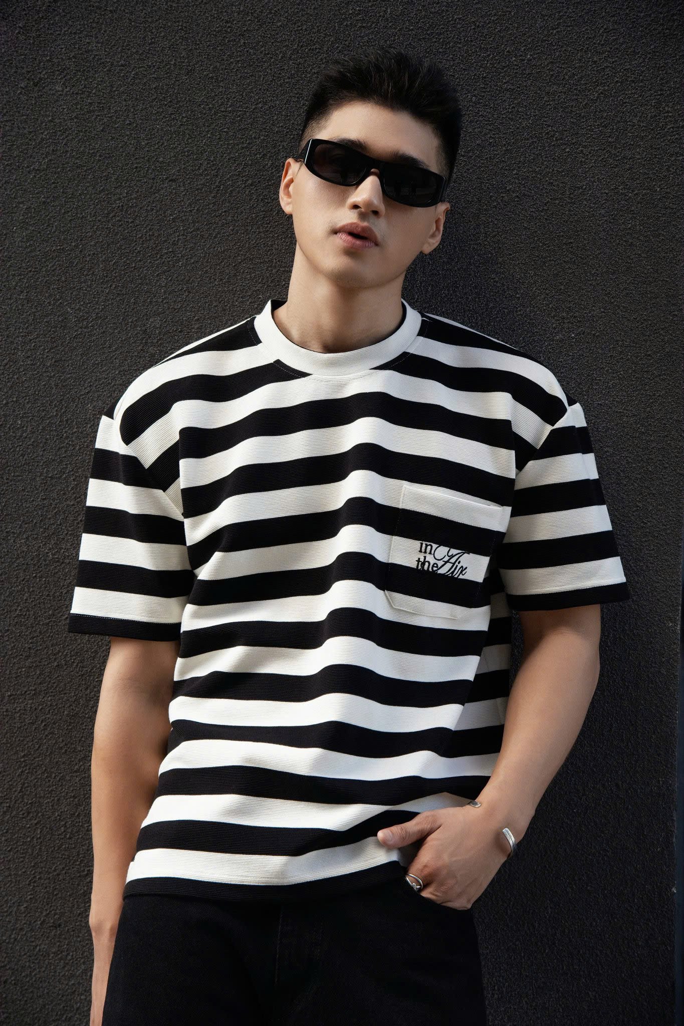 AG01 STUDIO LOOSE FIT STRIPED T-SHIRT - OFF WHITE