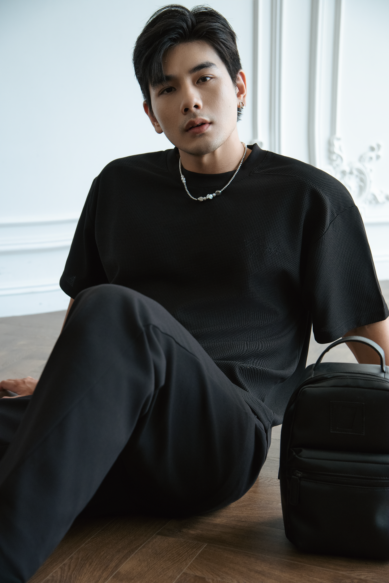 AG09 PREMIUM LOOSE FIT HANDWRITTEN LOGO T-SHIRT - BLACK