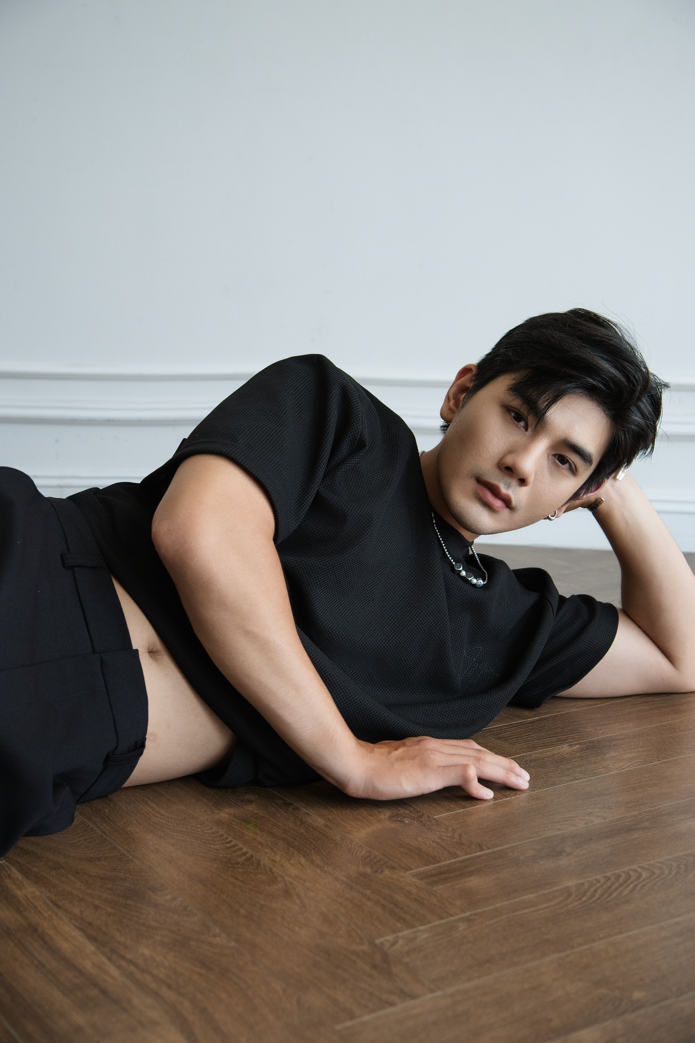 AG09 PREMIUM LOOSE FIT HANDWRITTEN LOGO T-SHIRT - BLACK