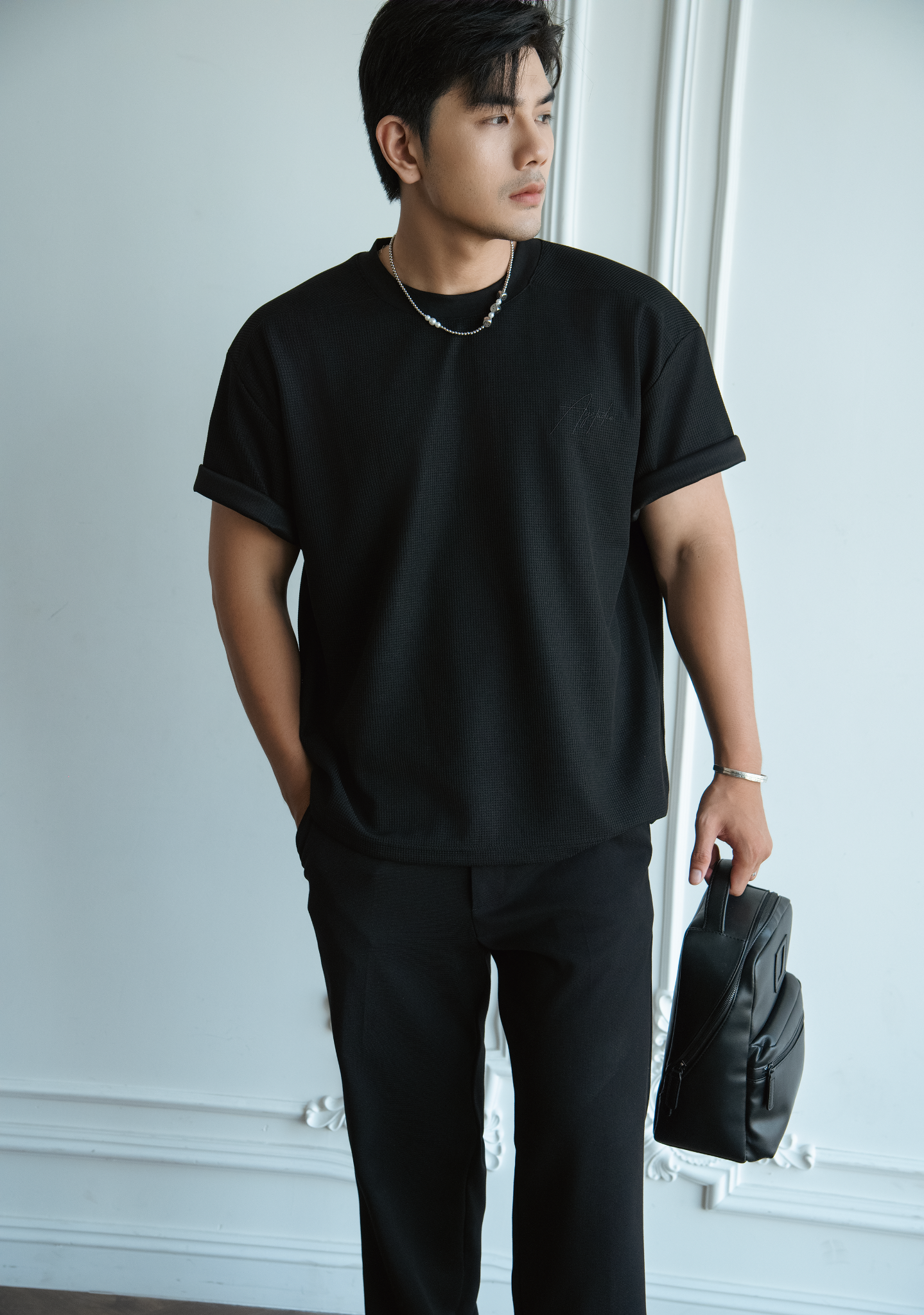 AG09 PREMIUM LOOSE FIT HANDWRITTEN LOGO T-SHIRT - BLACK