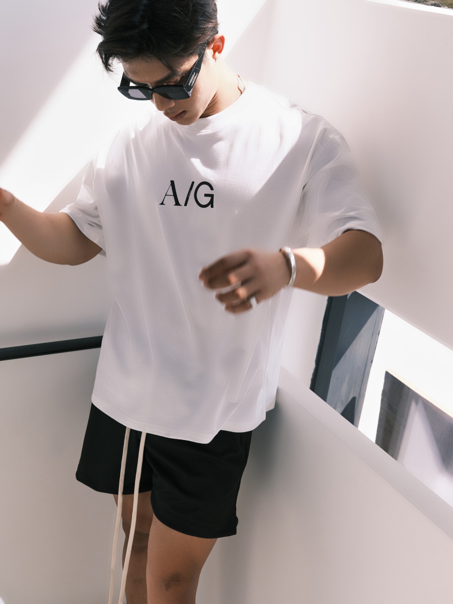 AG697 STUDIO LOOSE FIT BIG LOGO T-SHIRT - WHITE