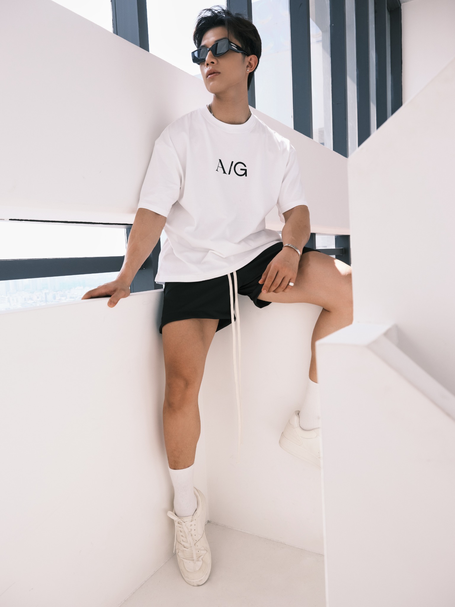 AG697 STUDIO LOOSE FIT BIG LOGO T-SHIRT - WHITE