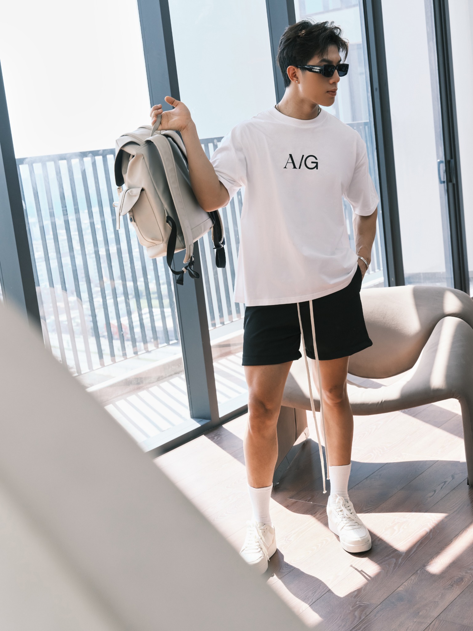 AG697 STUDIO LOOSE FIT BIG LOGO T-SHIRT - WHITE