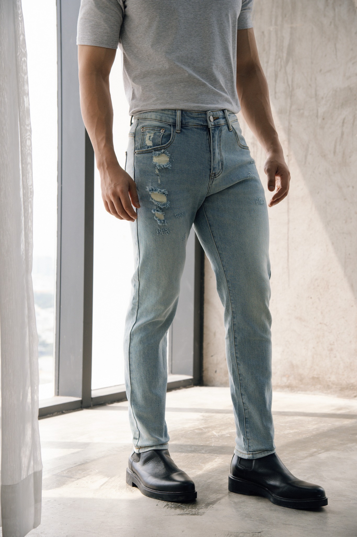 AG53 PREMIUM SLIMFIT THE CITY RIPPED JEANS - LIGHT BLUE