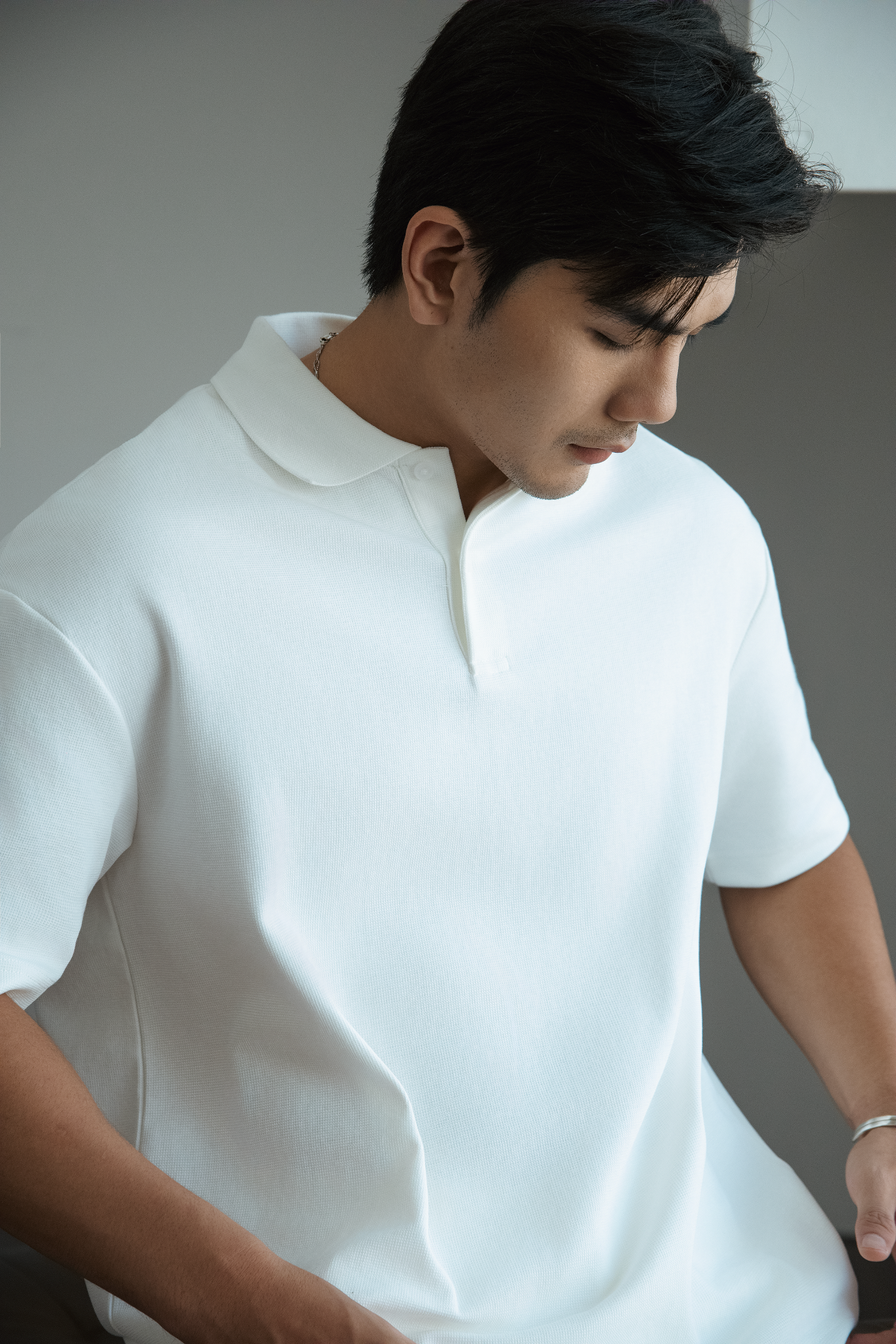 AG003 STUDIO LOOSE FIT BASIC POLO - WHITE