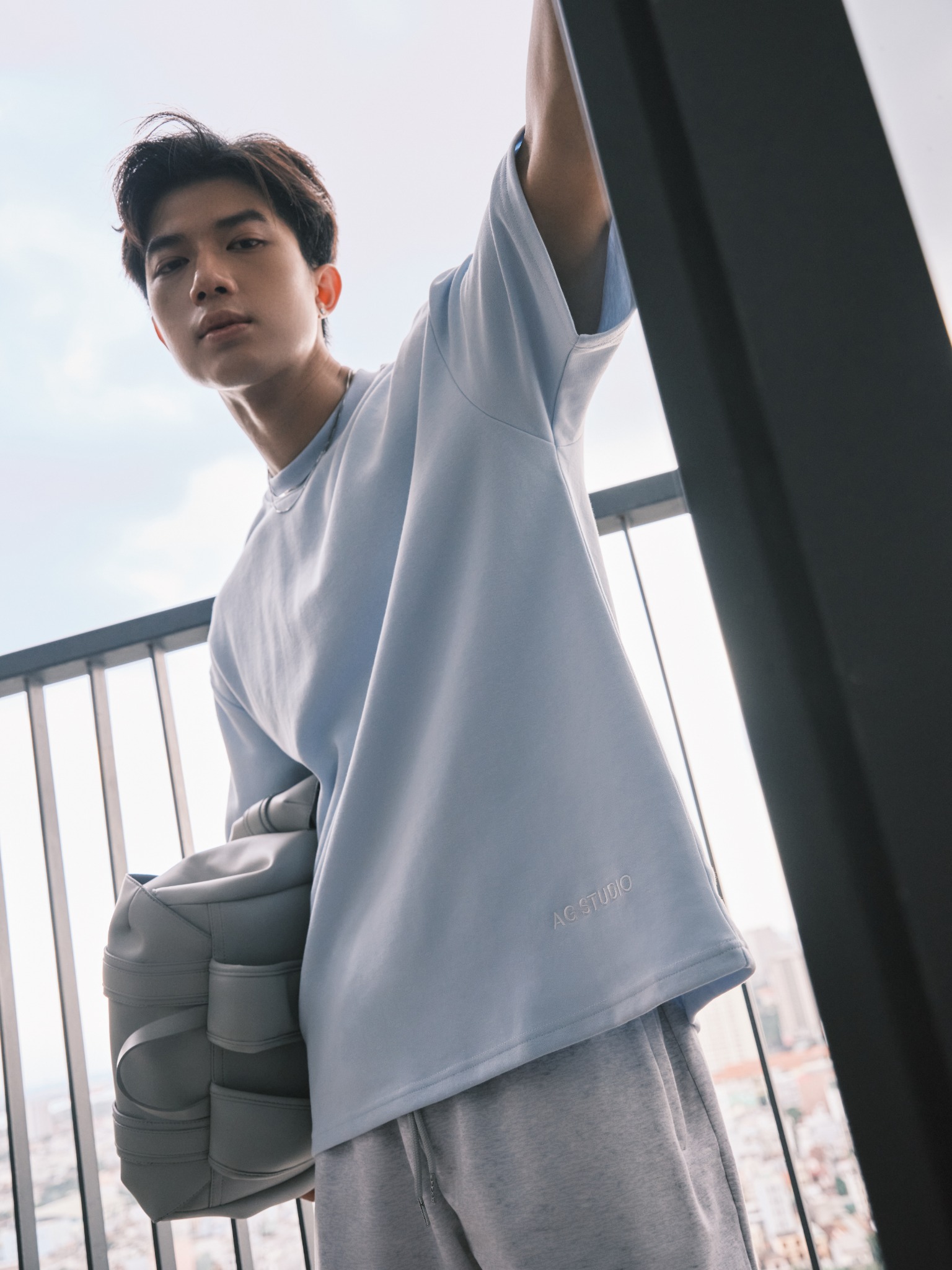 T703 STUDIO LOOSE FIT T-SHIRT - SKY BLUE