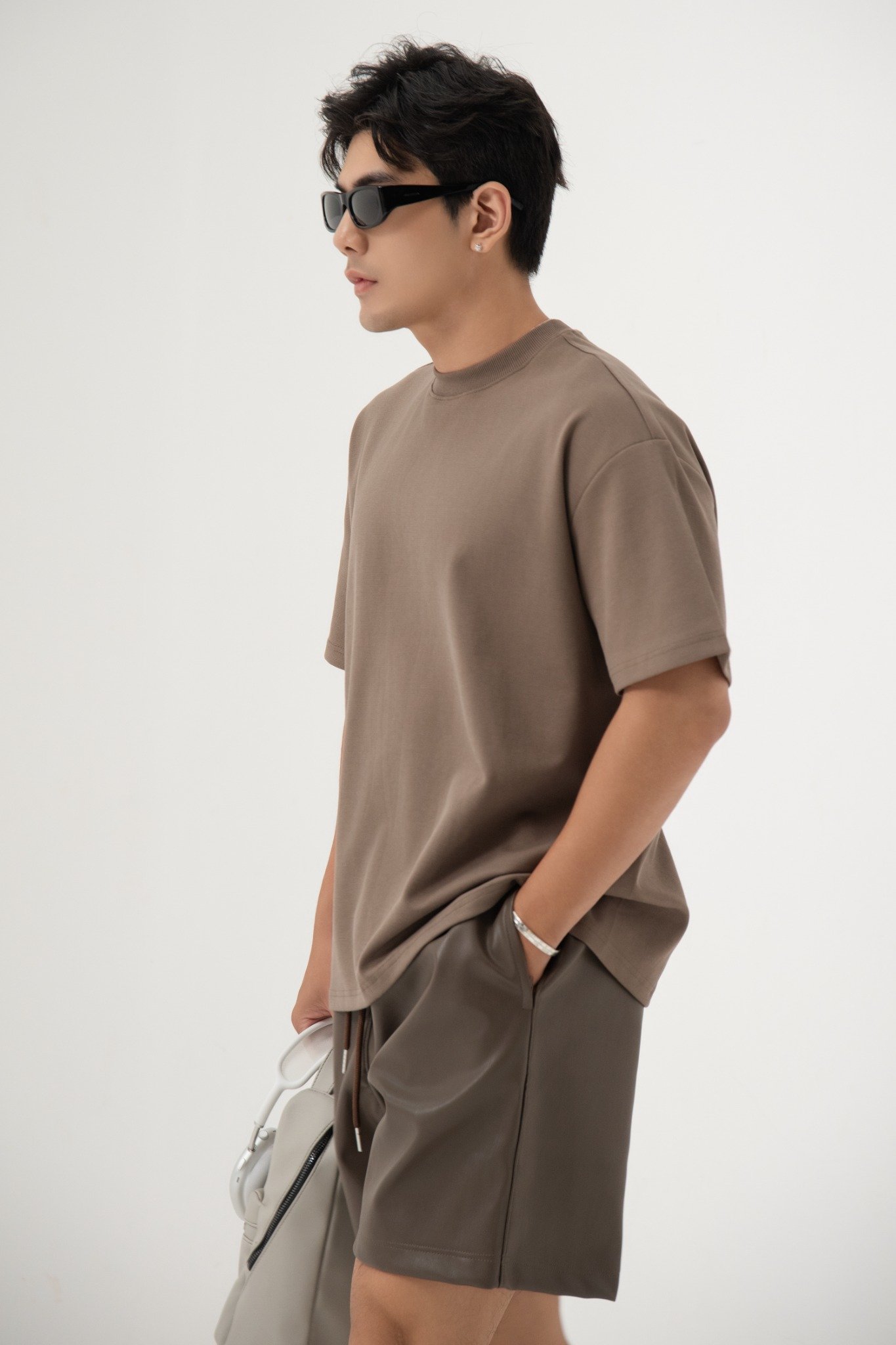 TA13 STUDIO LOOSE FIT BASIC LEATHER SHORT - BROWN