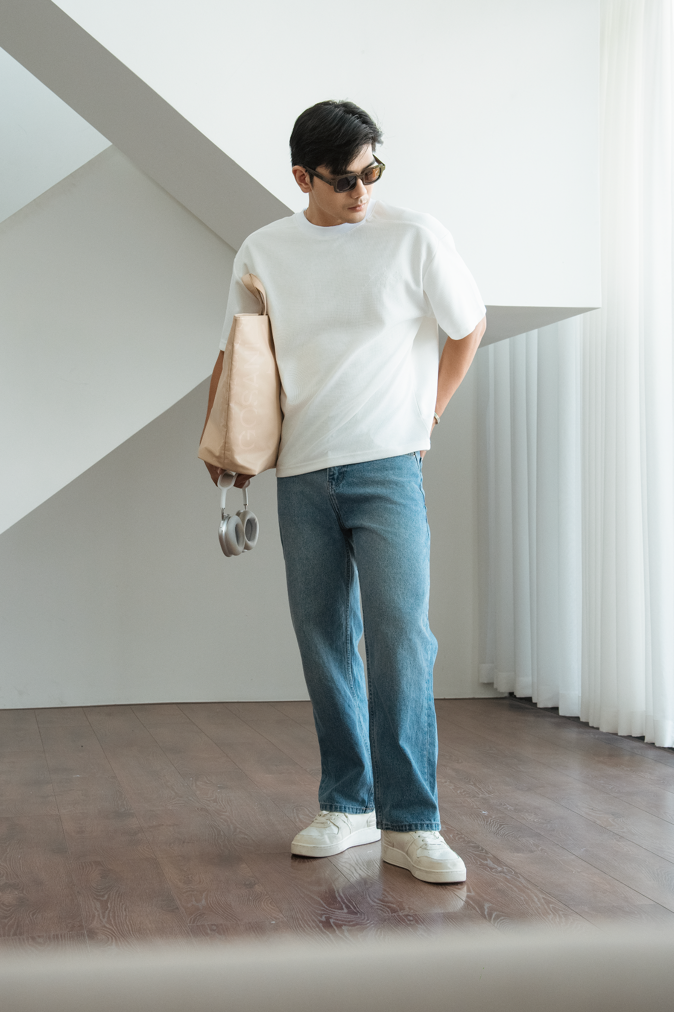 AG09 PREMIUM LOOSE FIT HANDWRITTEN LOGO T-SHIRT - WHITE