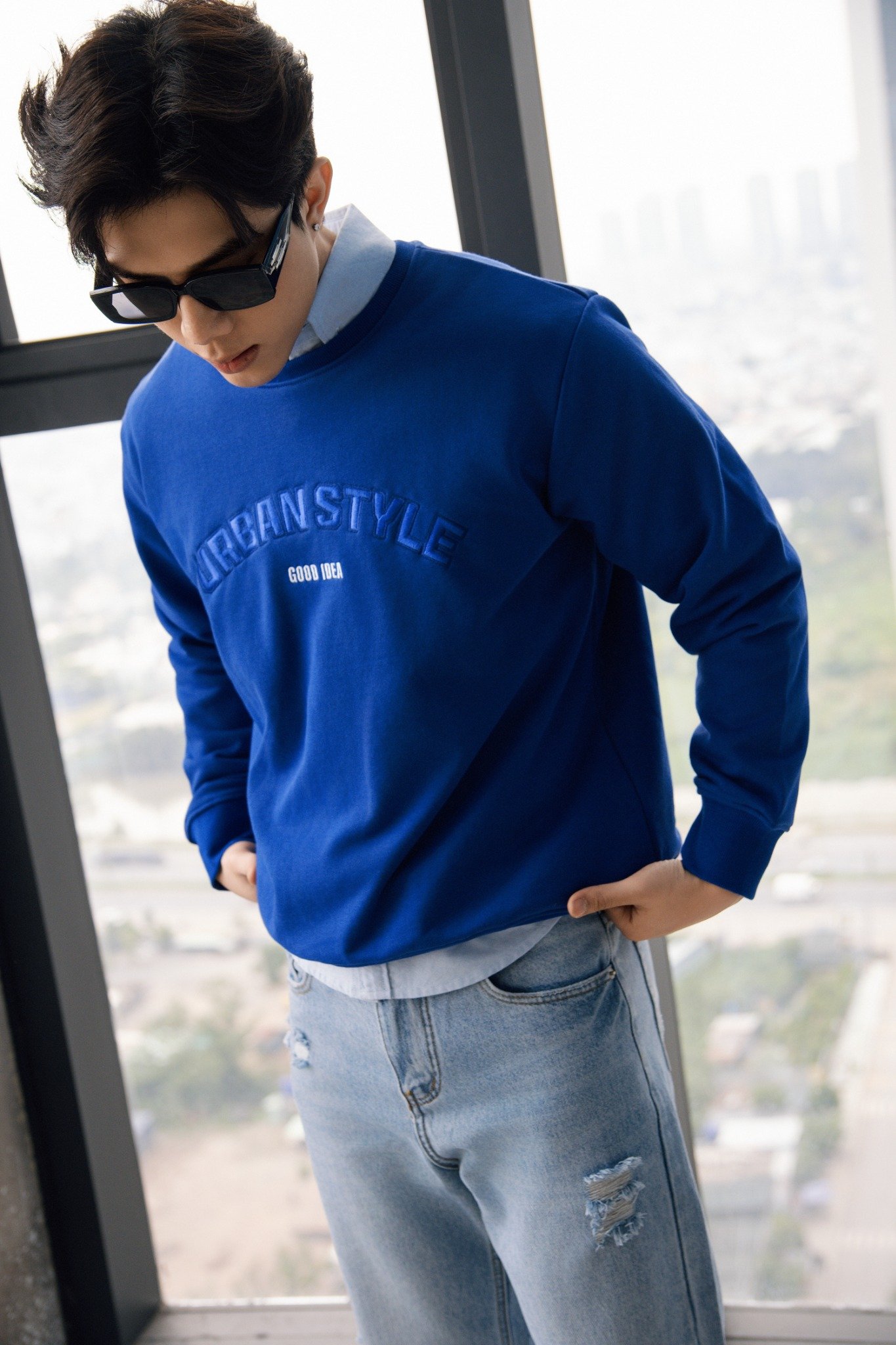AG694 STUDIO OVERSIZE EMBROIDERED SWEATER - DARK BLUE