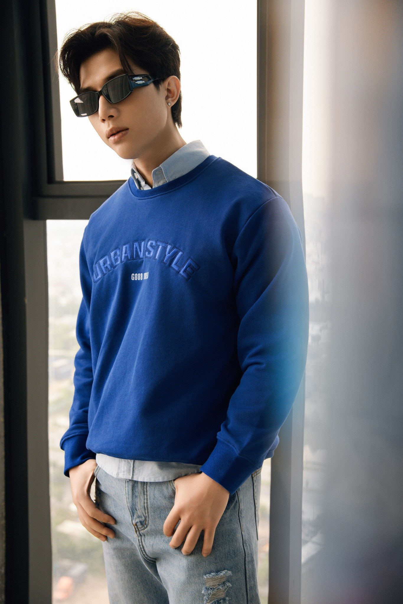 AG694 STUDIO OVERSIZE EMBROIDERED SWEATER - DARK BLUE