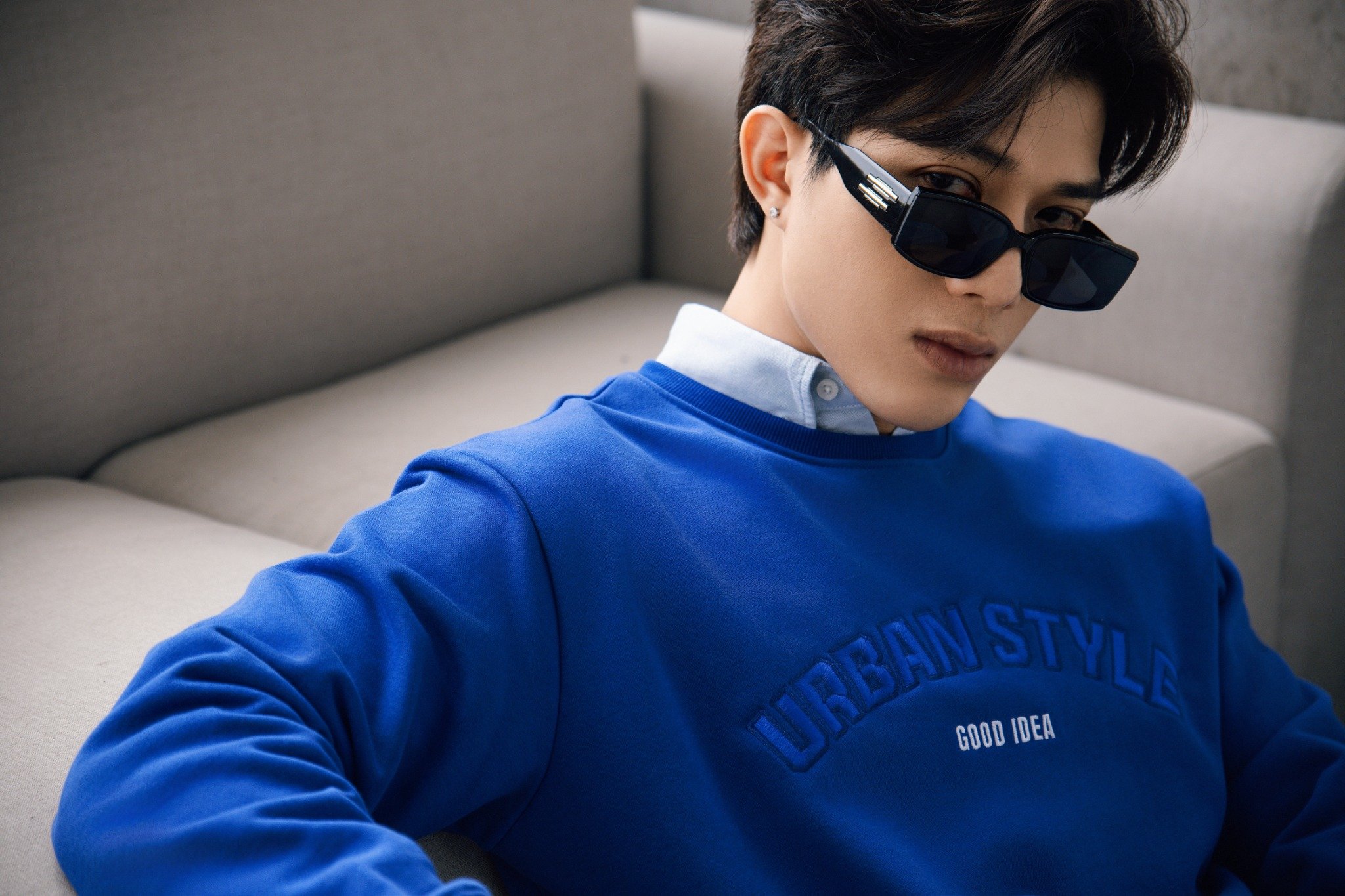 AG694 STUDIO OVERSIZE EMBROIDERED SWEATER - DARK BLUE