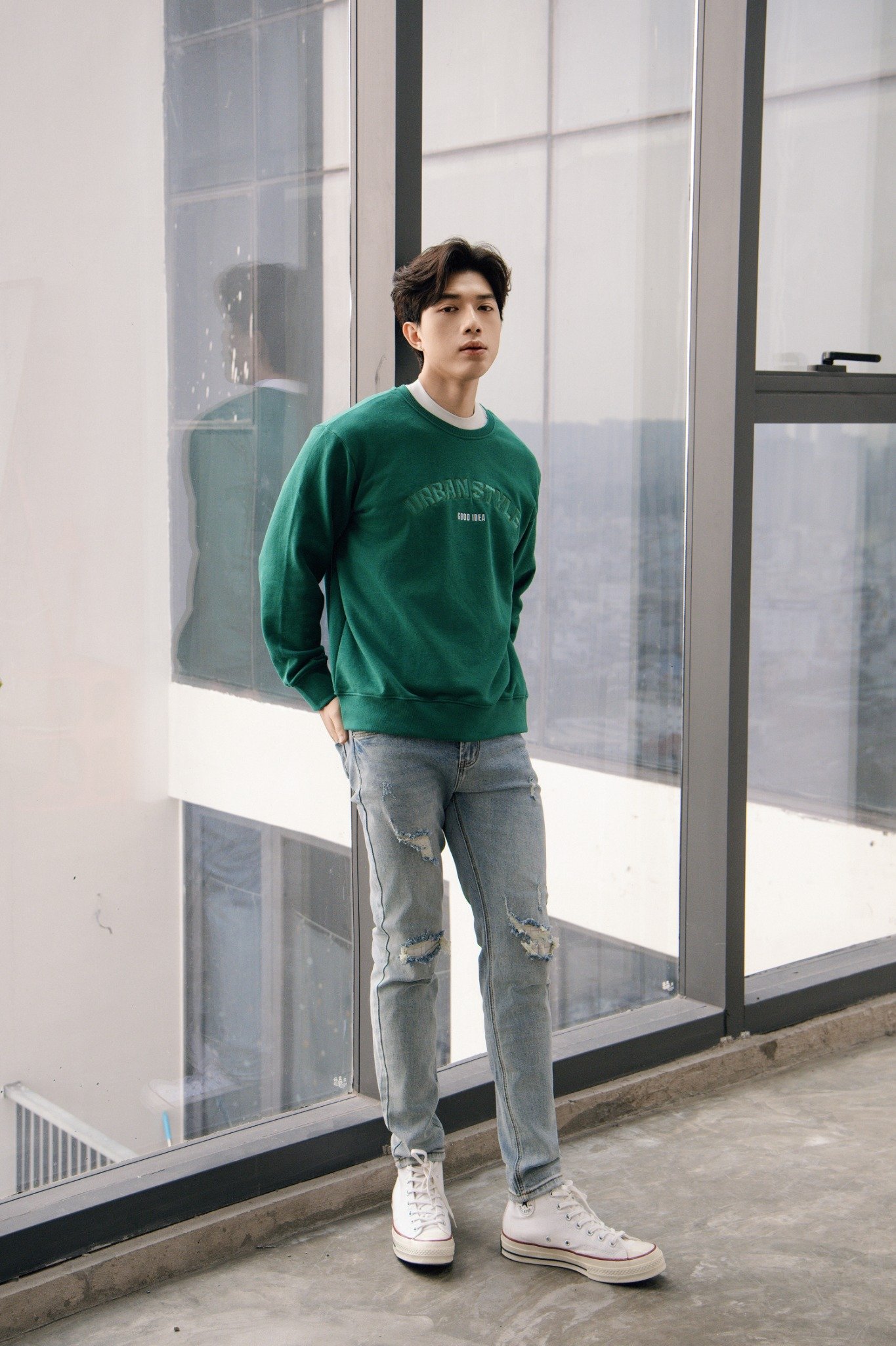 AG694 STUDIO OVERSIZE EMBROIDERED SWEATER - GREEN