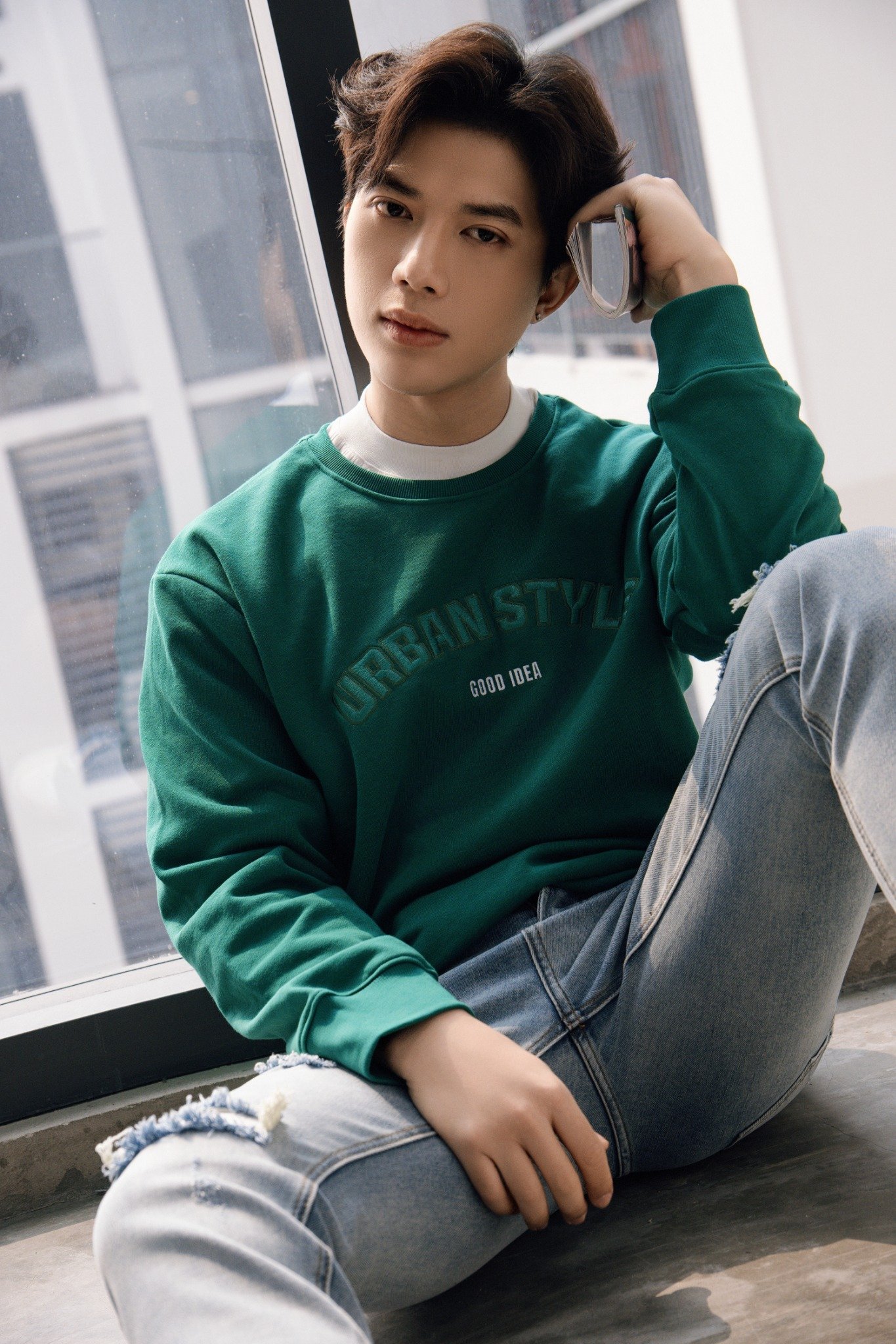 AG694 STUDIO OVERSIZE EMBROIDERED SWEATER - GREEN