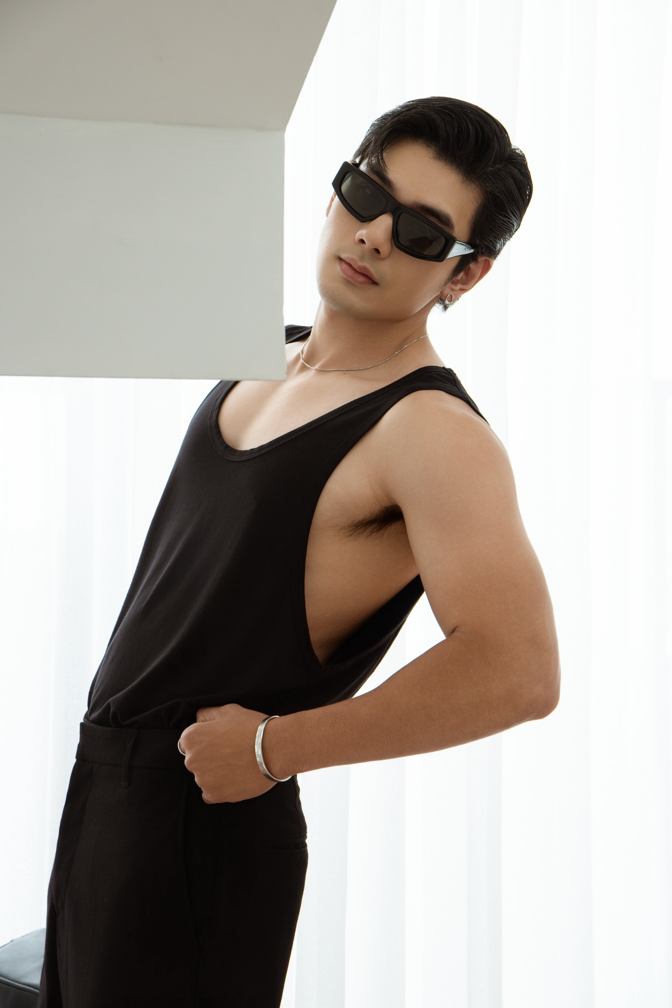 AG081 STUDIO LOOSE FIT NEW BASIC TANKTOP - BLACK