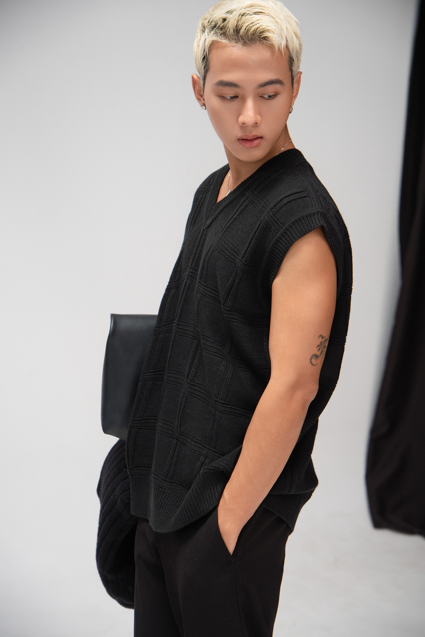 AG601 STUDIO REGULAR FIT TEXTURE WOOL GHILE - BLACK