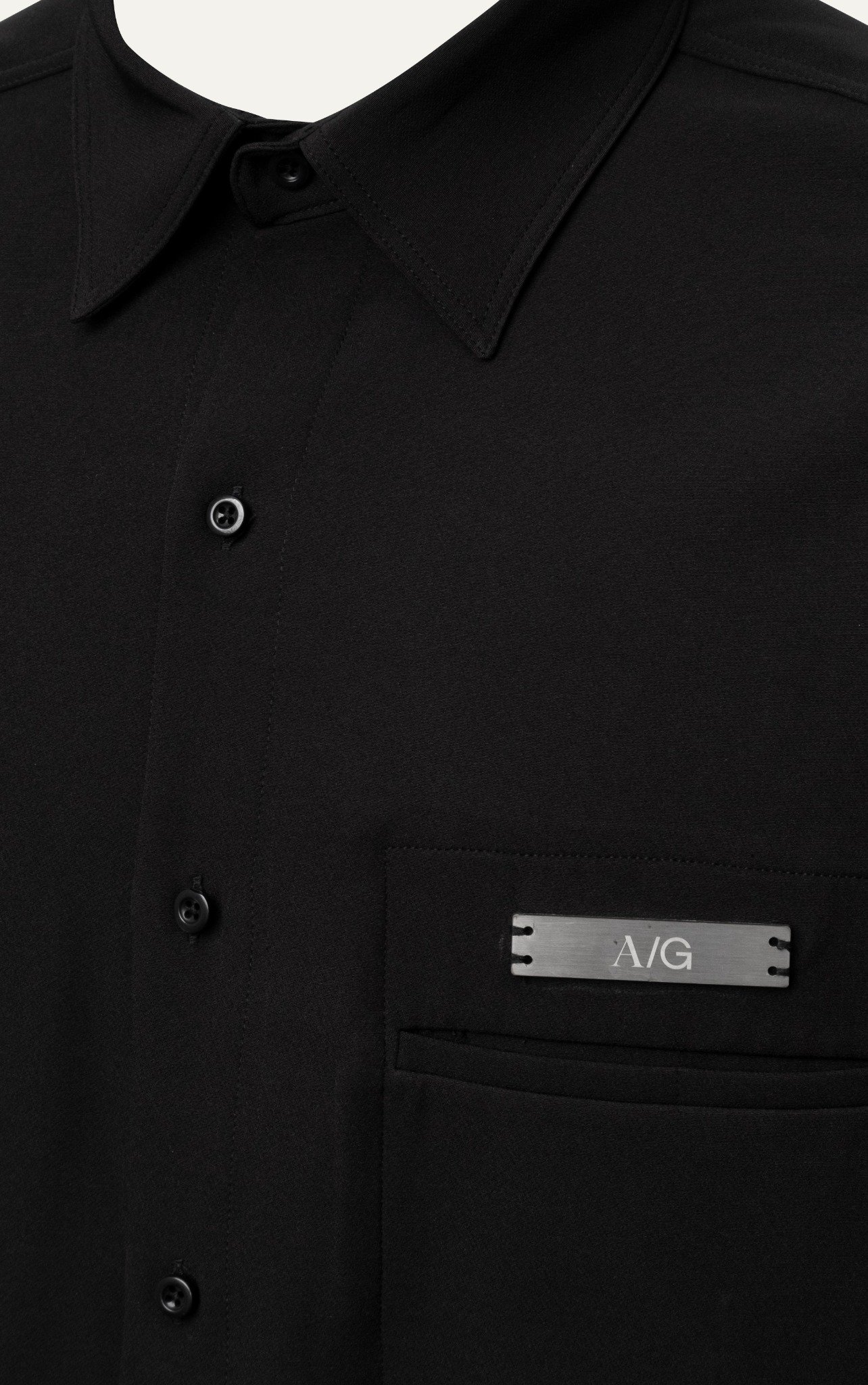 AG020 STUDIO LOOSE FIT UNIQUE METAL LOGO SHIRT - BLACK