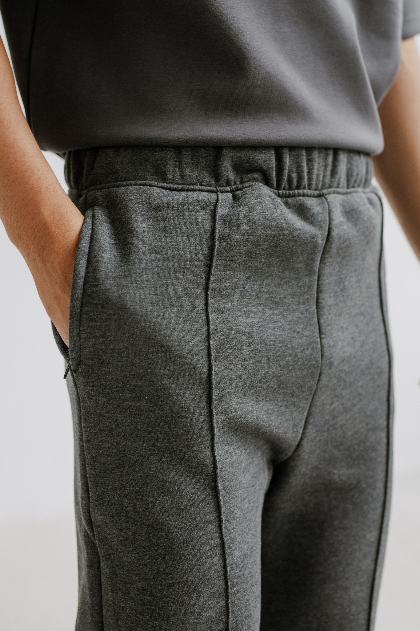 AG08 STUDIO LOOSE FIT BASIC LONG PANTS - LIGHT GREY