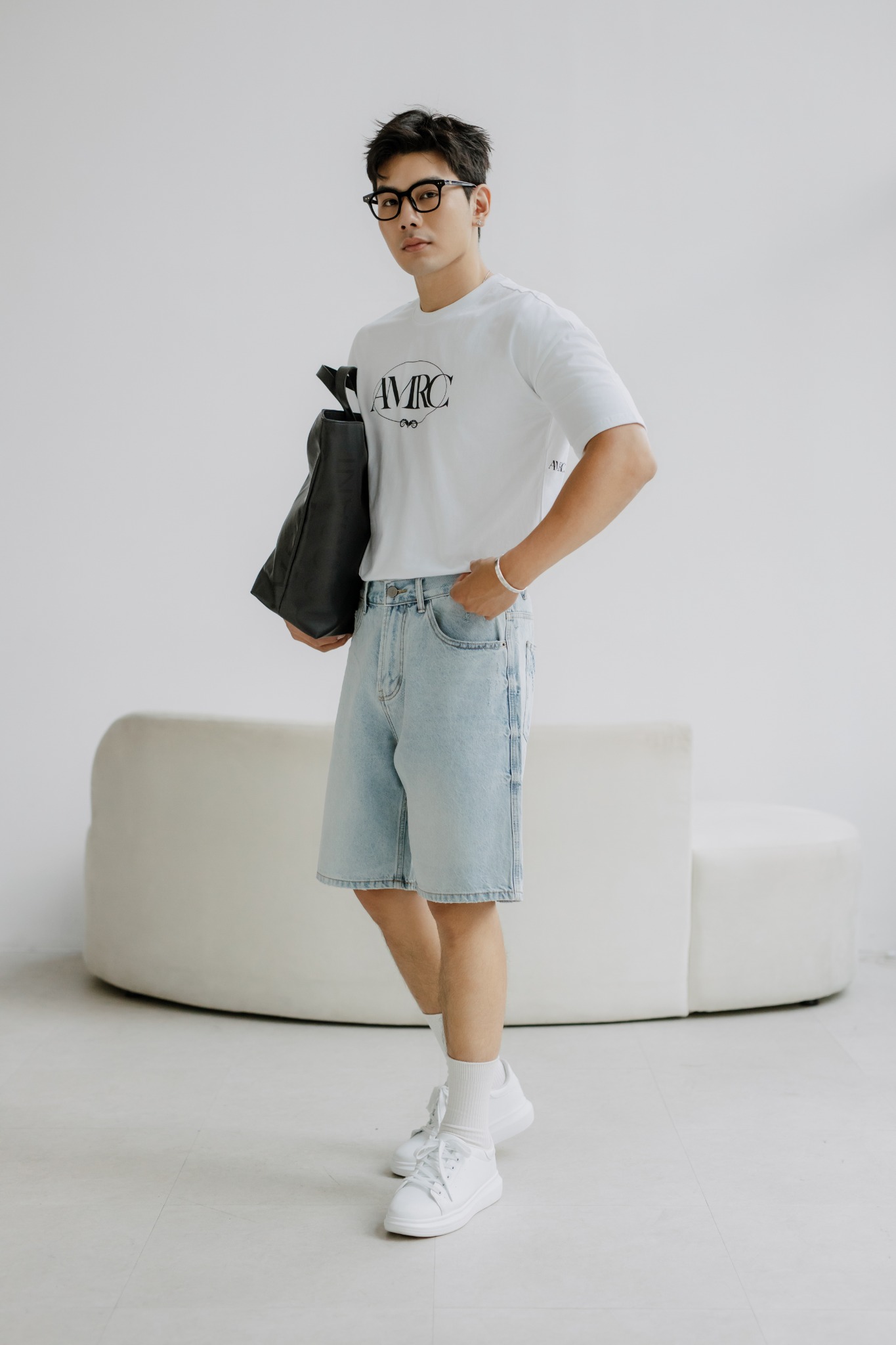 AG256 STUDIO SLIM FIT BASIC SHORT JEANS - LIGHT BLUE