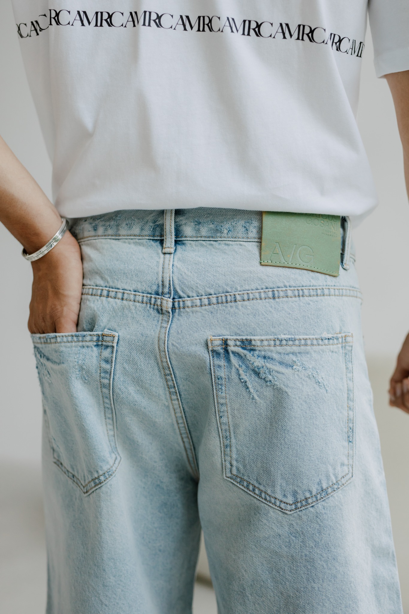 AG256 STUDIO SLIM FIT BASIC SHORT JEANS - LIGHT BLUE