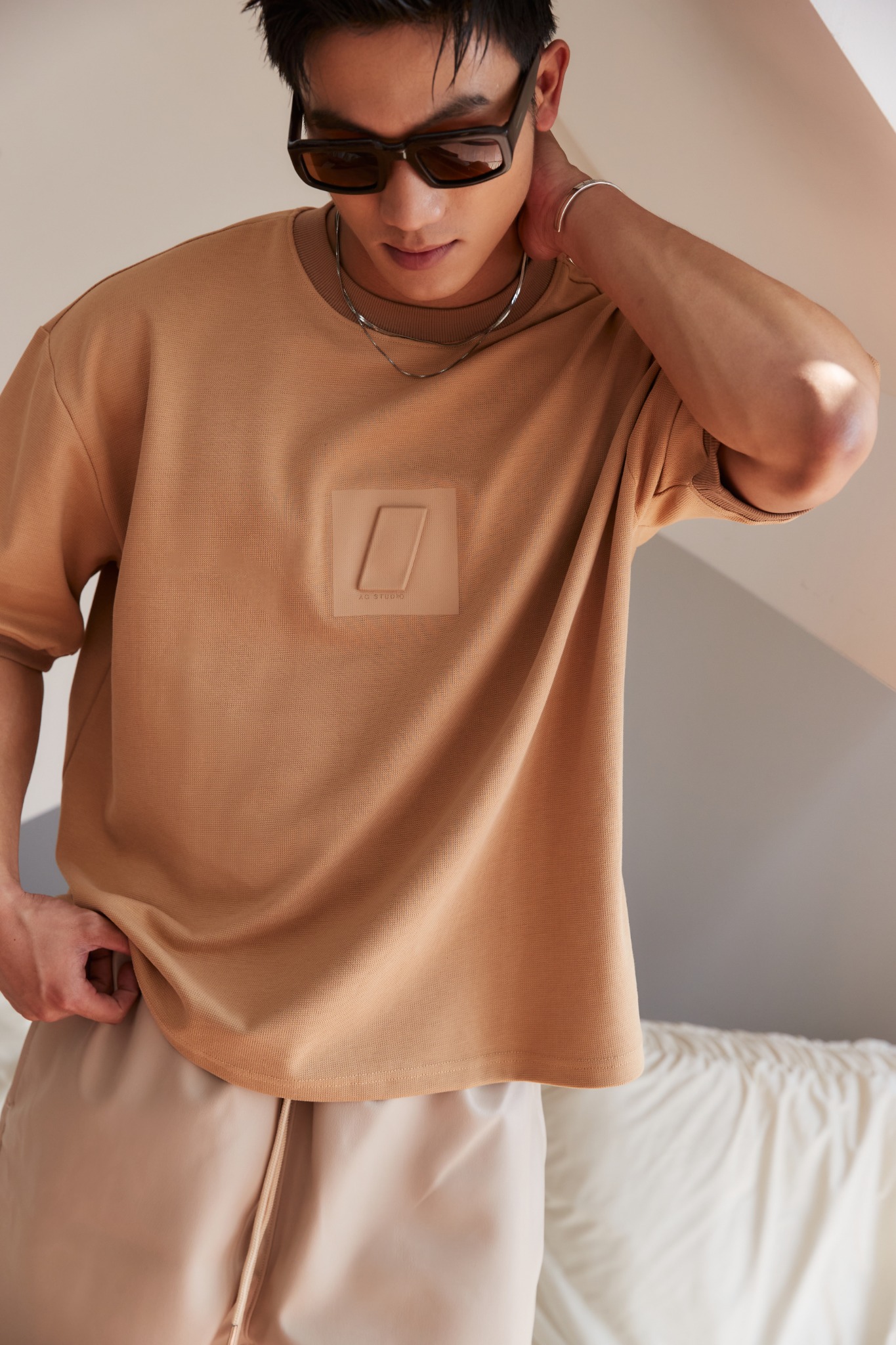 T709 STUDIO LOOSE FIT 3D EFFECT LOGO T-SHIRT - BROWN