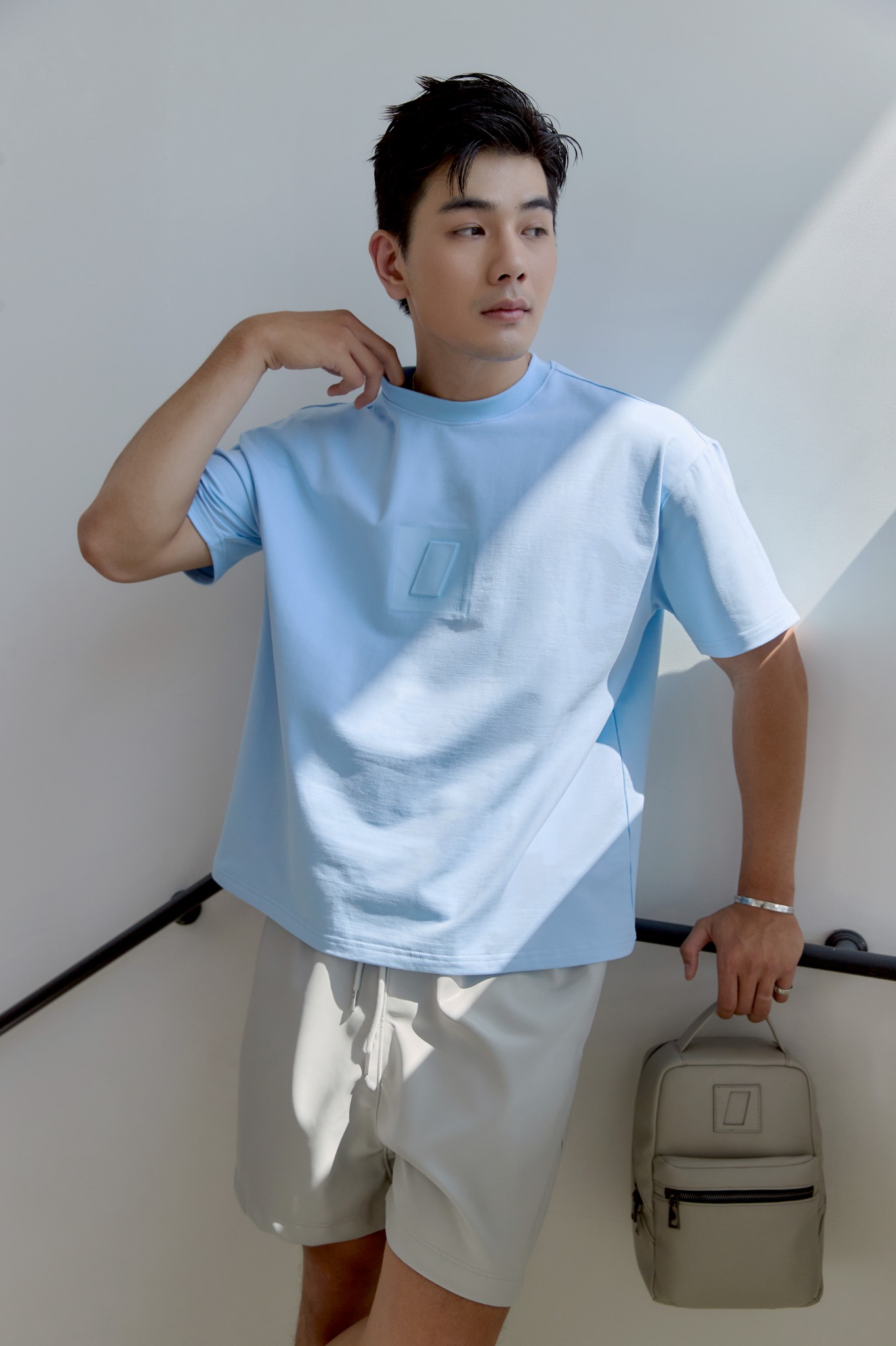 AG707 STUDIO LOOSE FIT 3D EFFECT LOGO T-SHIRT - SKY BLUE