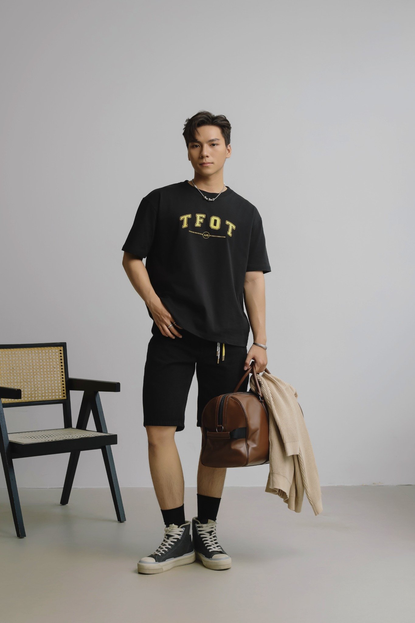 AG06 STUDIO LOOSE FIT PRINTED TFOT T-SHIRT - BLACK