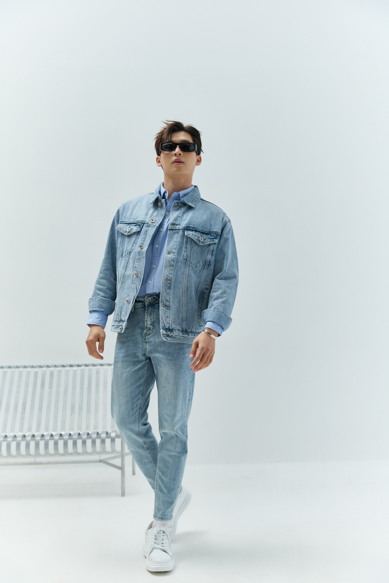 AG06 PREMIUM LOOSE FIT ICONIC JEAN JACKET - LIGHT BLUE