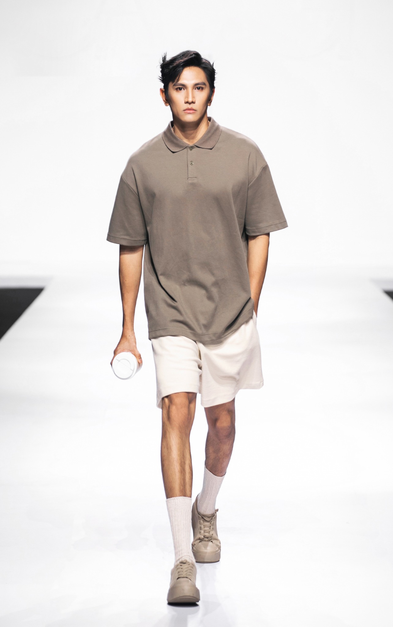 AG001 STUDIO LOOSE FIT BASIC POLO - OLIVE