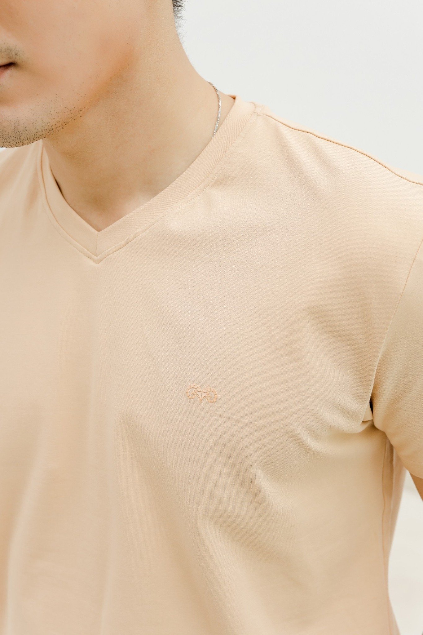 AG77 FACTORY REGULAR FIT BASIC HEART NECK T-SHIRT - BEIGE