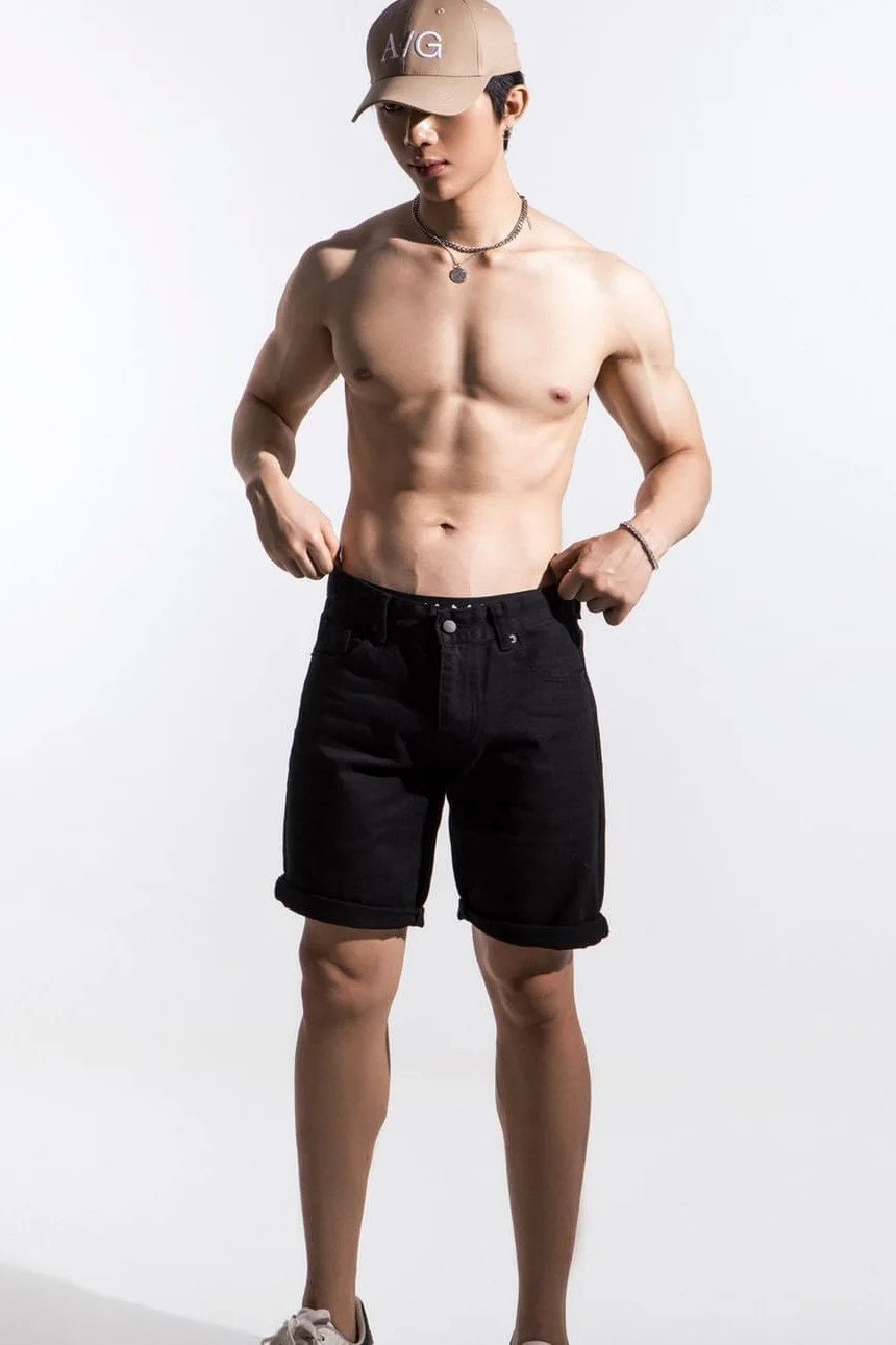 AG635 SIGNATURE SLIMFIT ESSENTIAL SHORT JEANS - BLACK