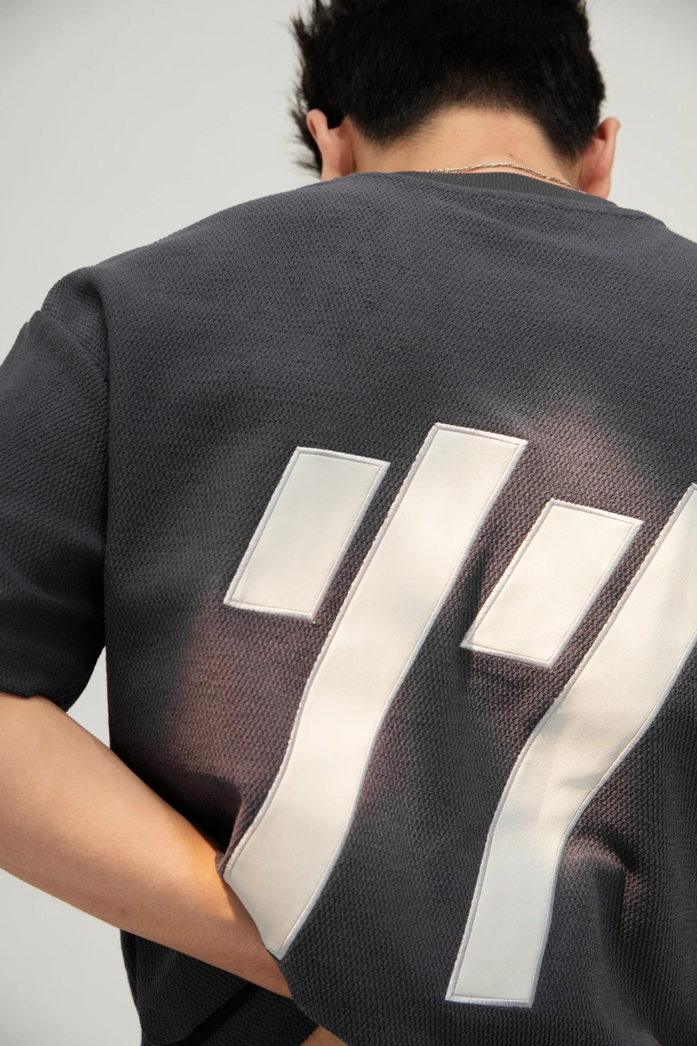 AG44 STUDIO LOOSE FIT DETAIL LOGO LEATHER T-SHIRT - DARK BLUE
