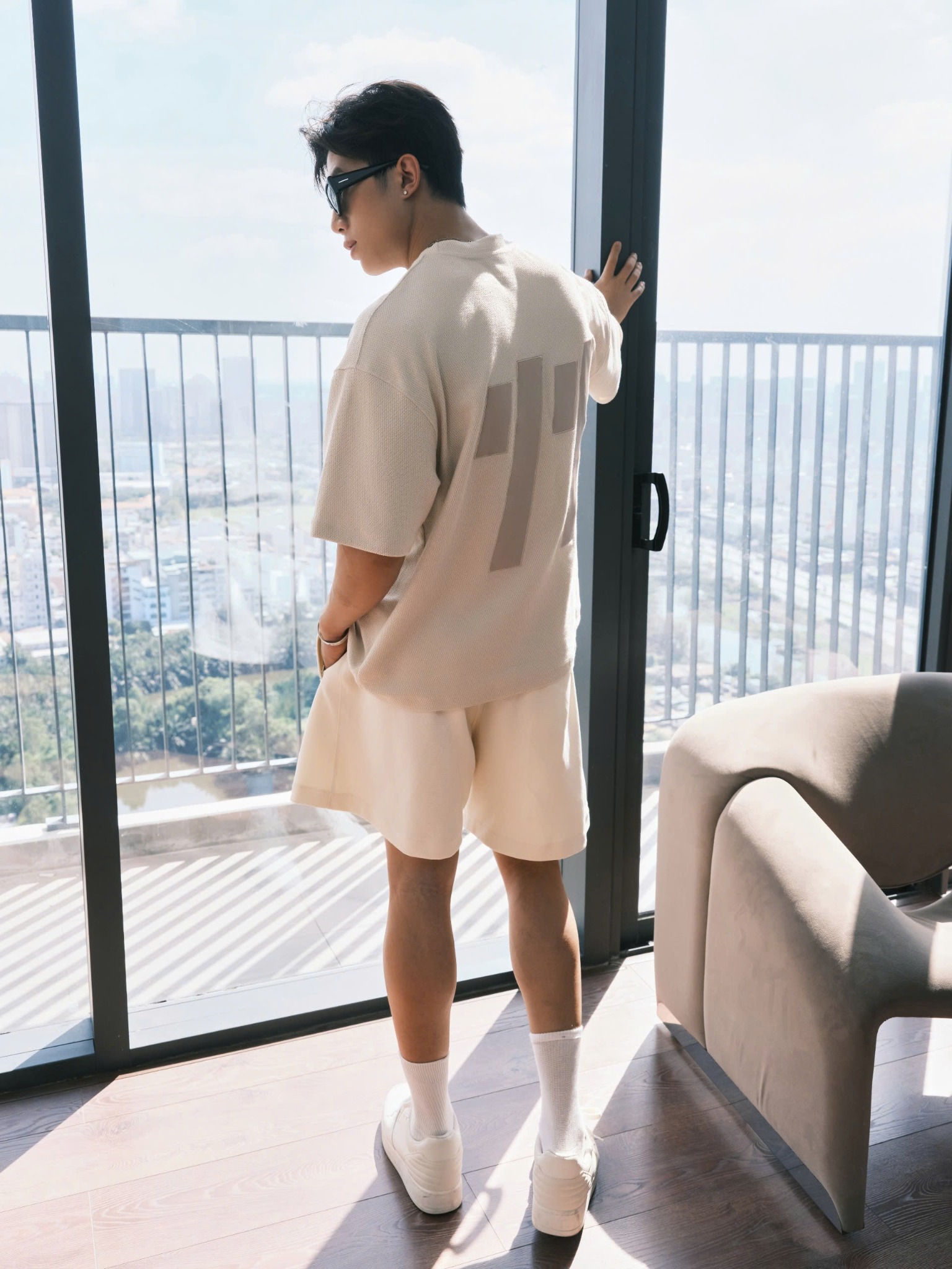 AG43 STUDIO LOOSE FIT DETAIL LOGO LEATHER T-SHIRT - OFF WHITE
