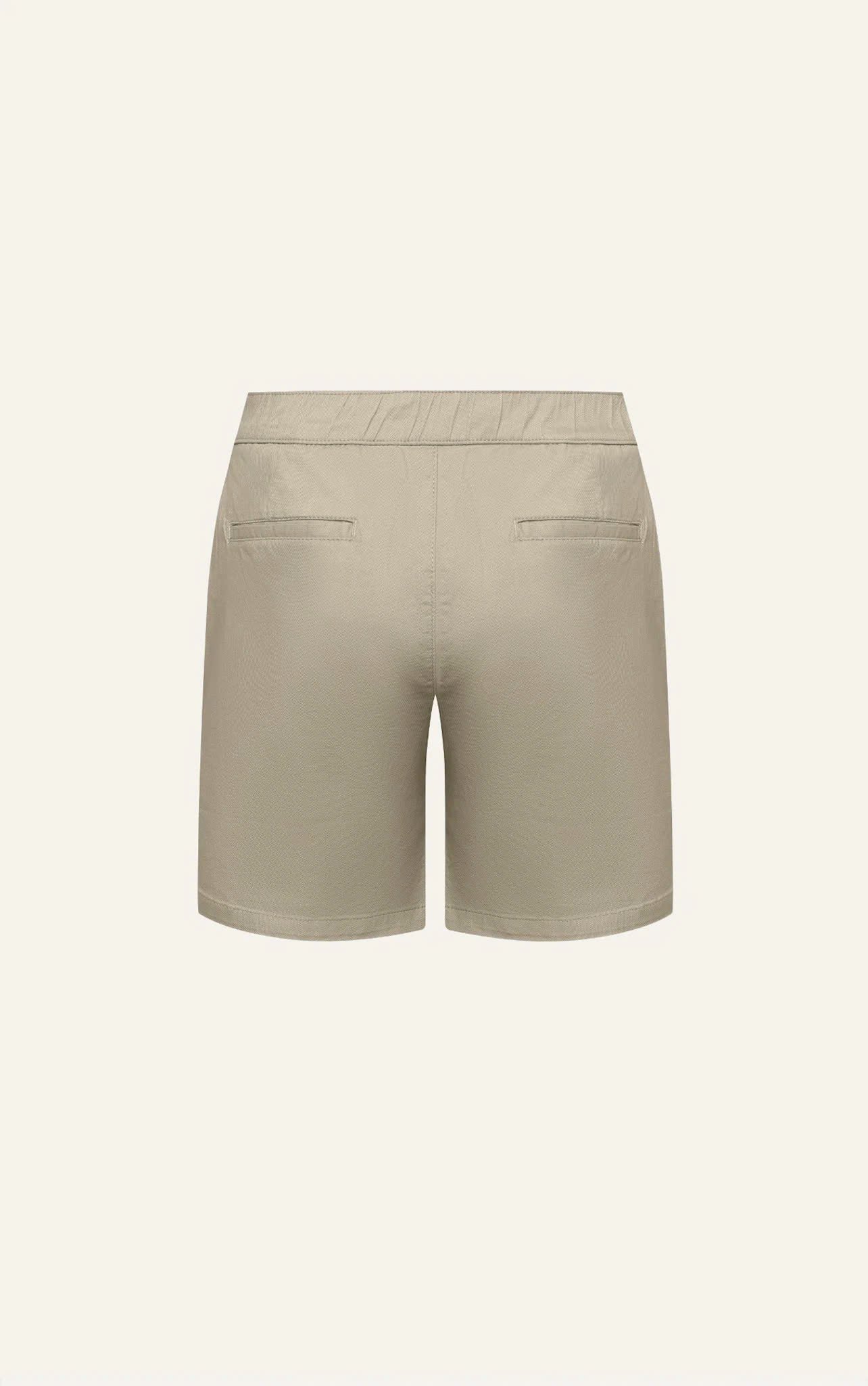 AG523 SIGNATURE SLIMFIT EASY KHAKIS SHORTS- BEIGE