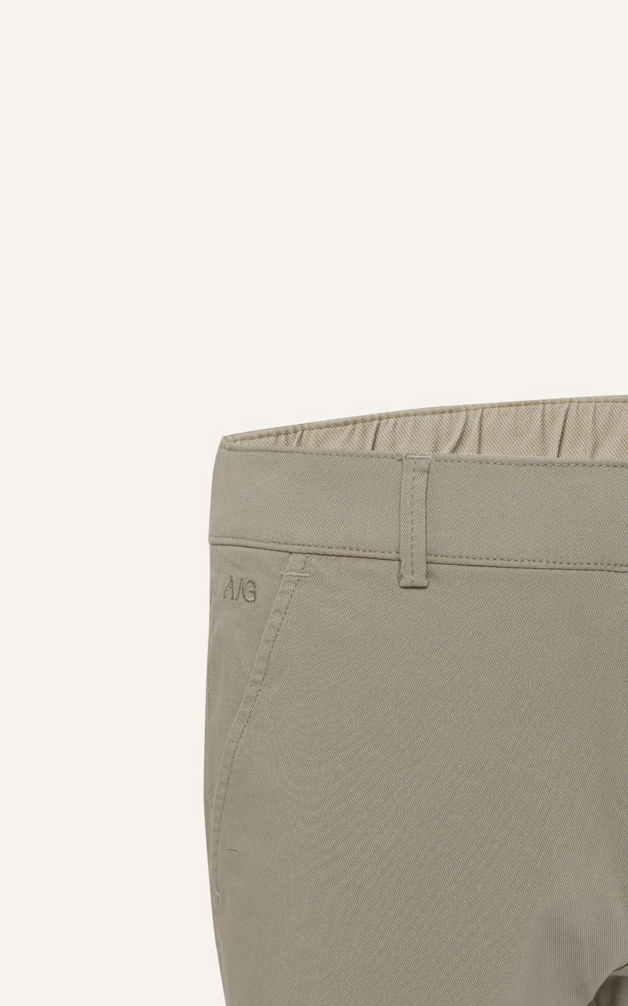 AG523 SIGNATURE SLIMFIT EASY KHAKIS SHORTS- BEIGE