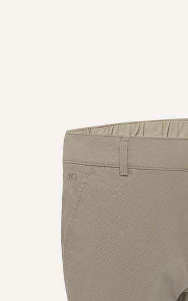  AG523 SIGNATURE SLIMFIT EASY KHAKIS SHORTS- BEIGE 