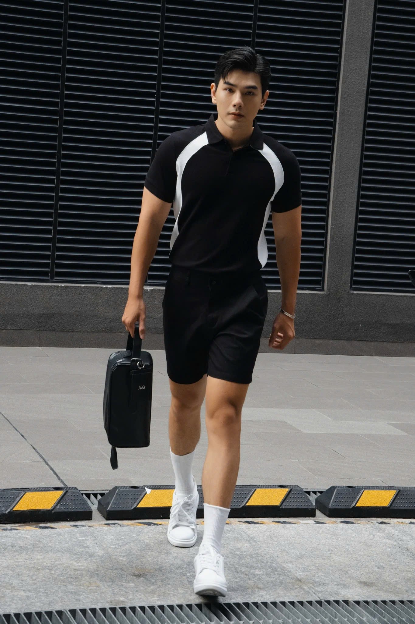 AG523 SIGNATURE LOOSE FIT EASY KHAKIS SHORTS- BLACK