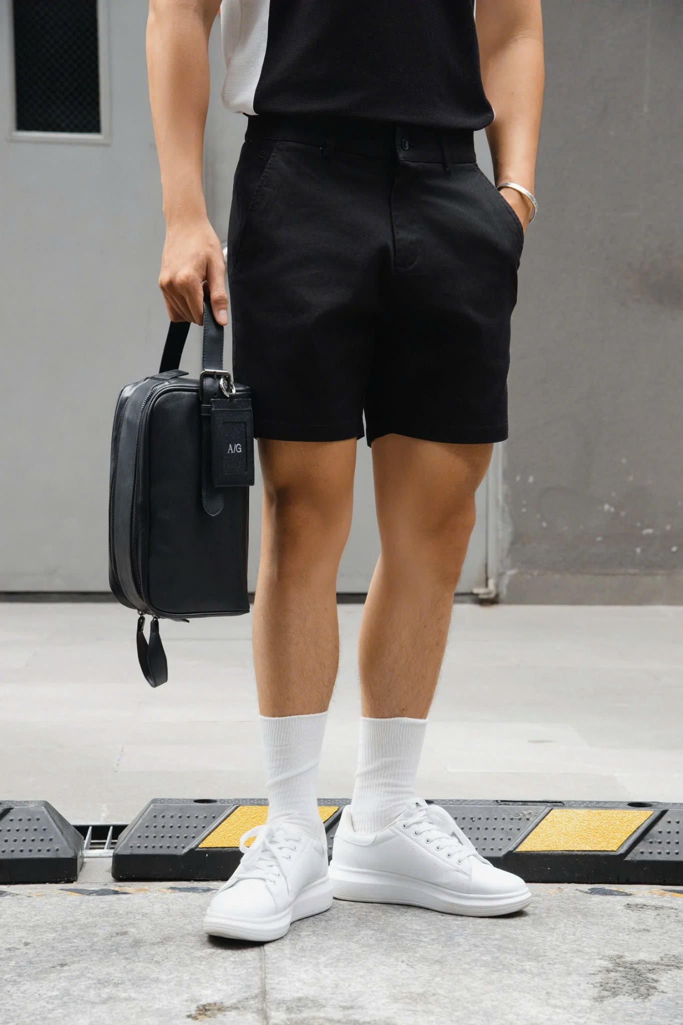 AG523 SIGNATURE LOOSE FIT EASY KHAKIS SHORTS- BLACK