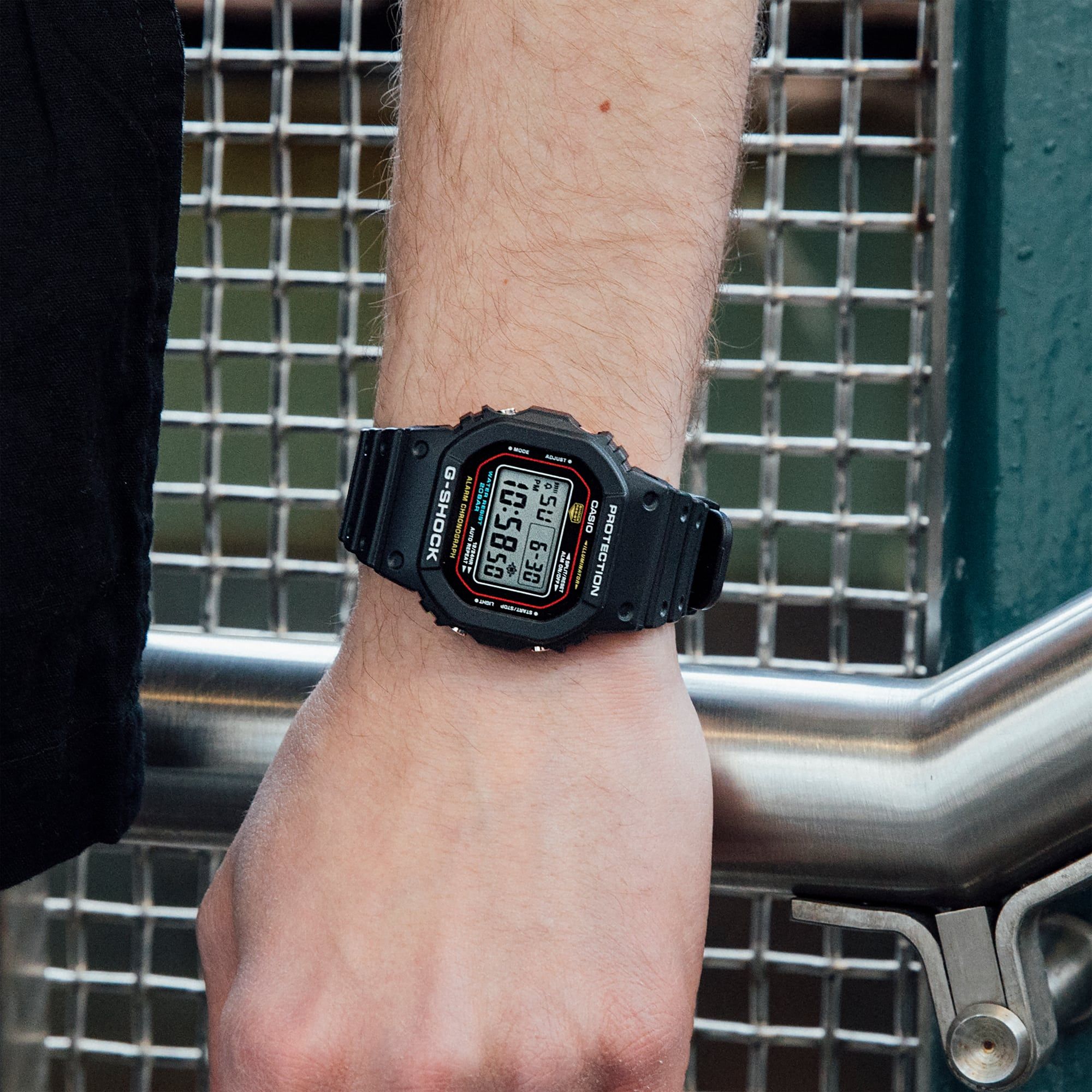 Đồng hồ Casio G-Shock DW-5600RL-1DR Chính Hãng