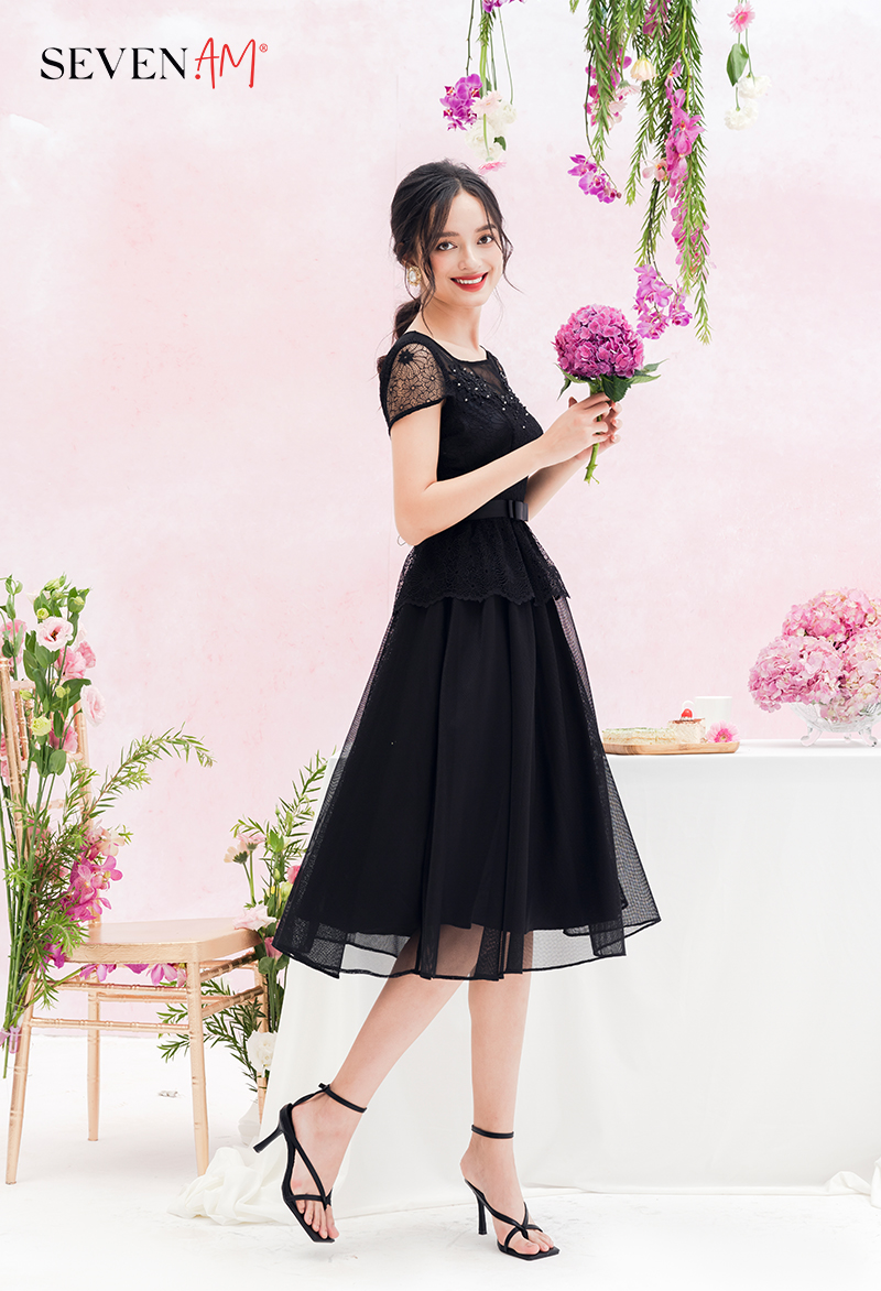 Đầm công sở dáng xòe đen vải lụa